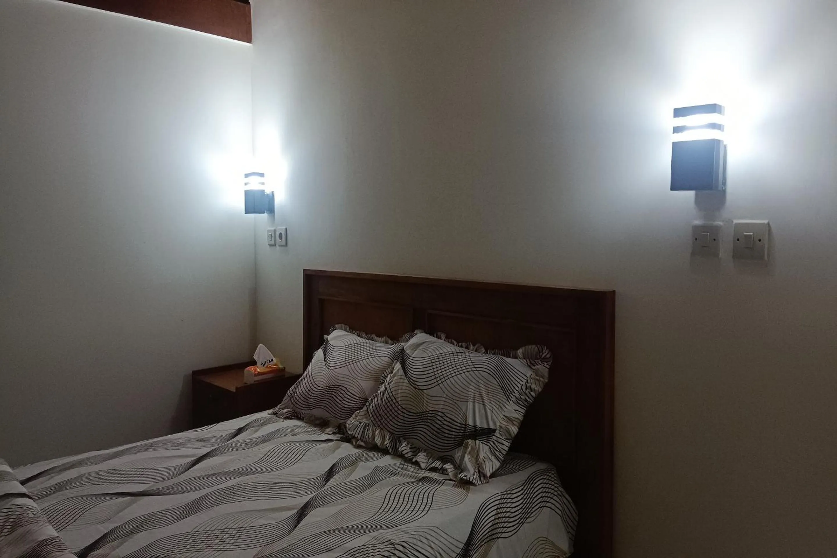 Bedroom in Hotel O Avocado Homestay