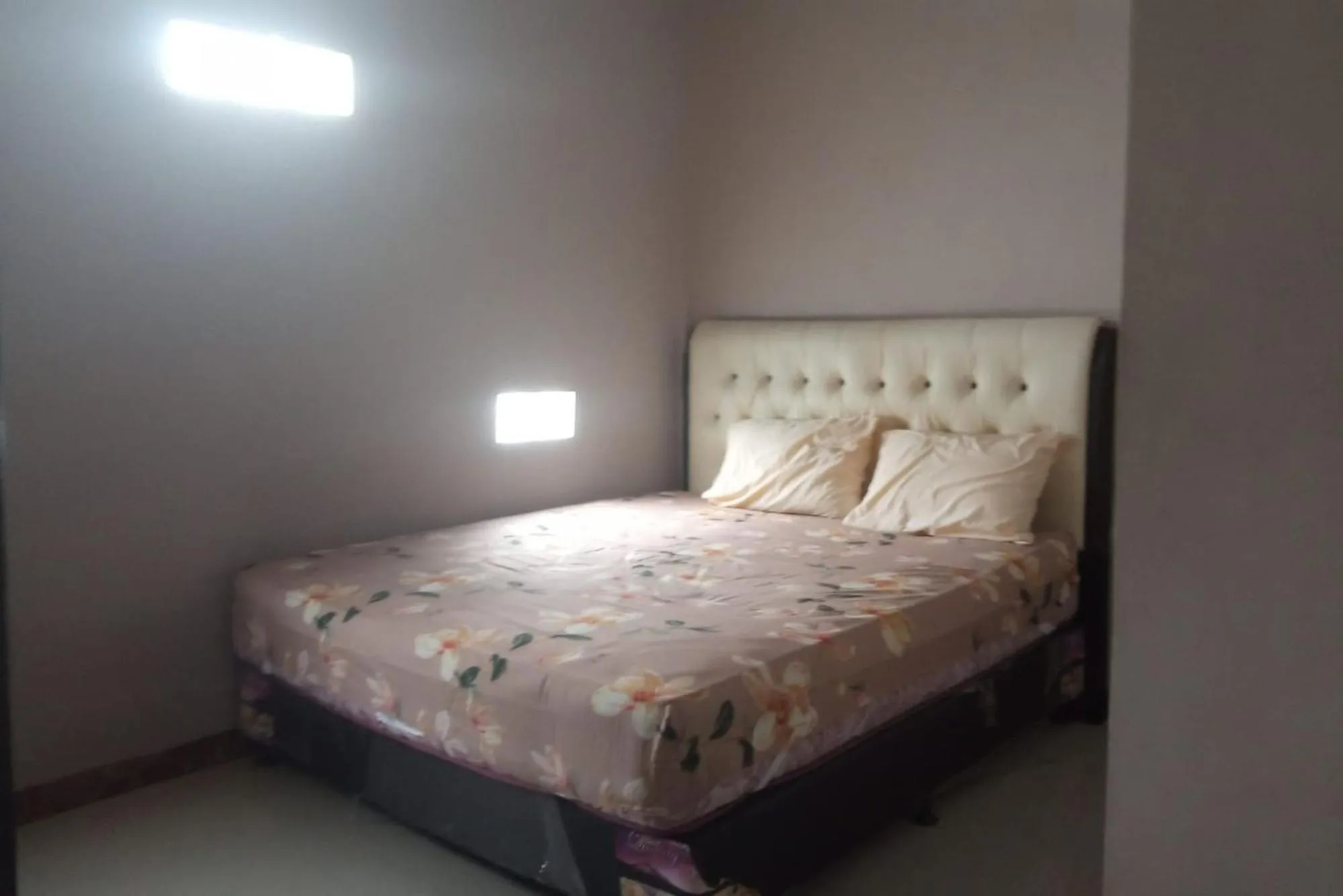 Photo of the whole room, Bed in Hotel O Rumah Singgah Cemara Syariah