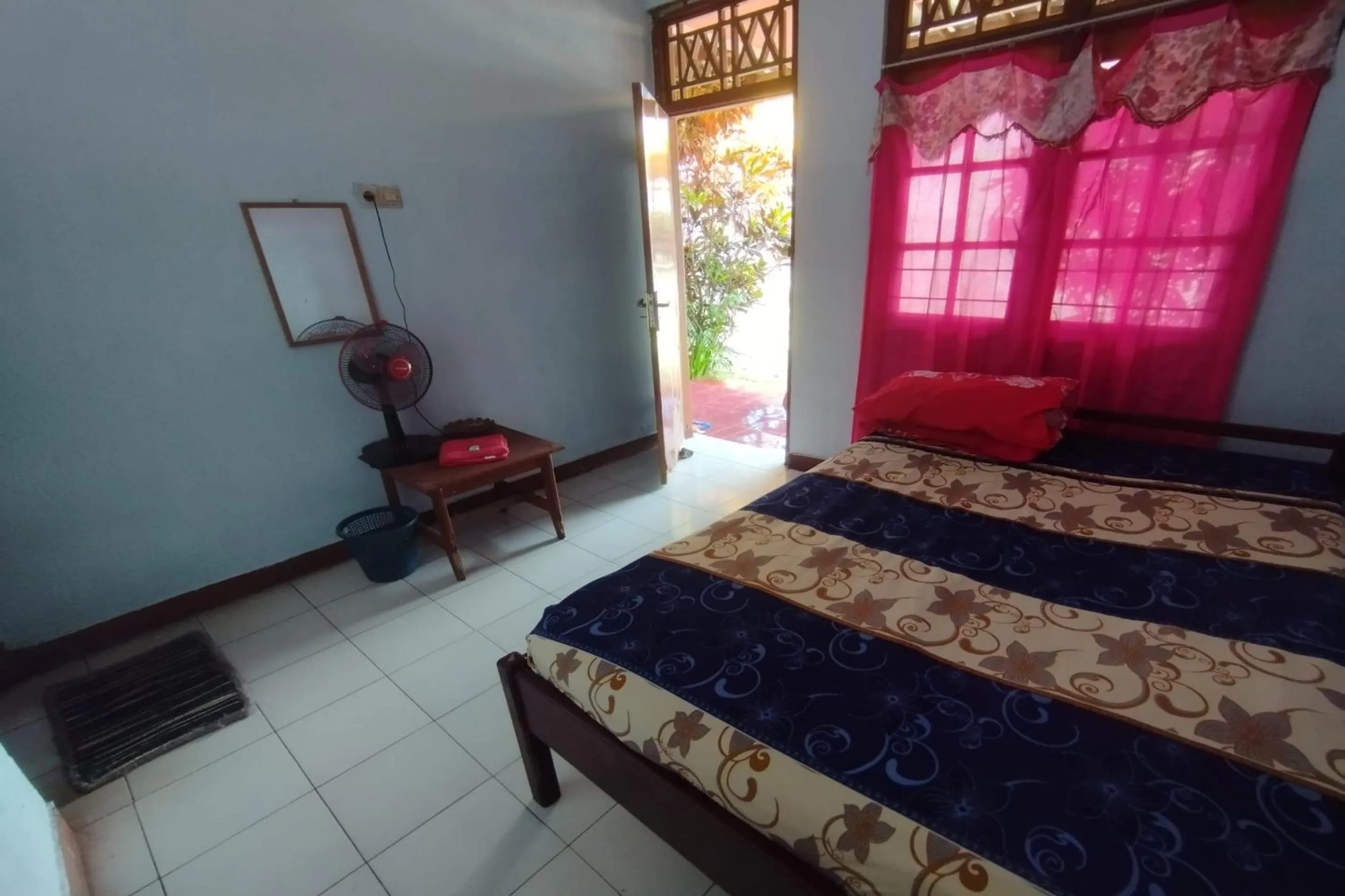 Bedroom, Bed in Hotel O Dannis Homestay Near Musholla Al Istiqomah Terawangan