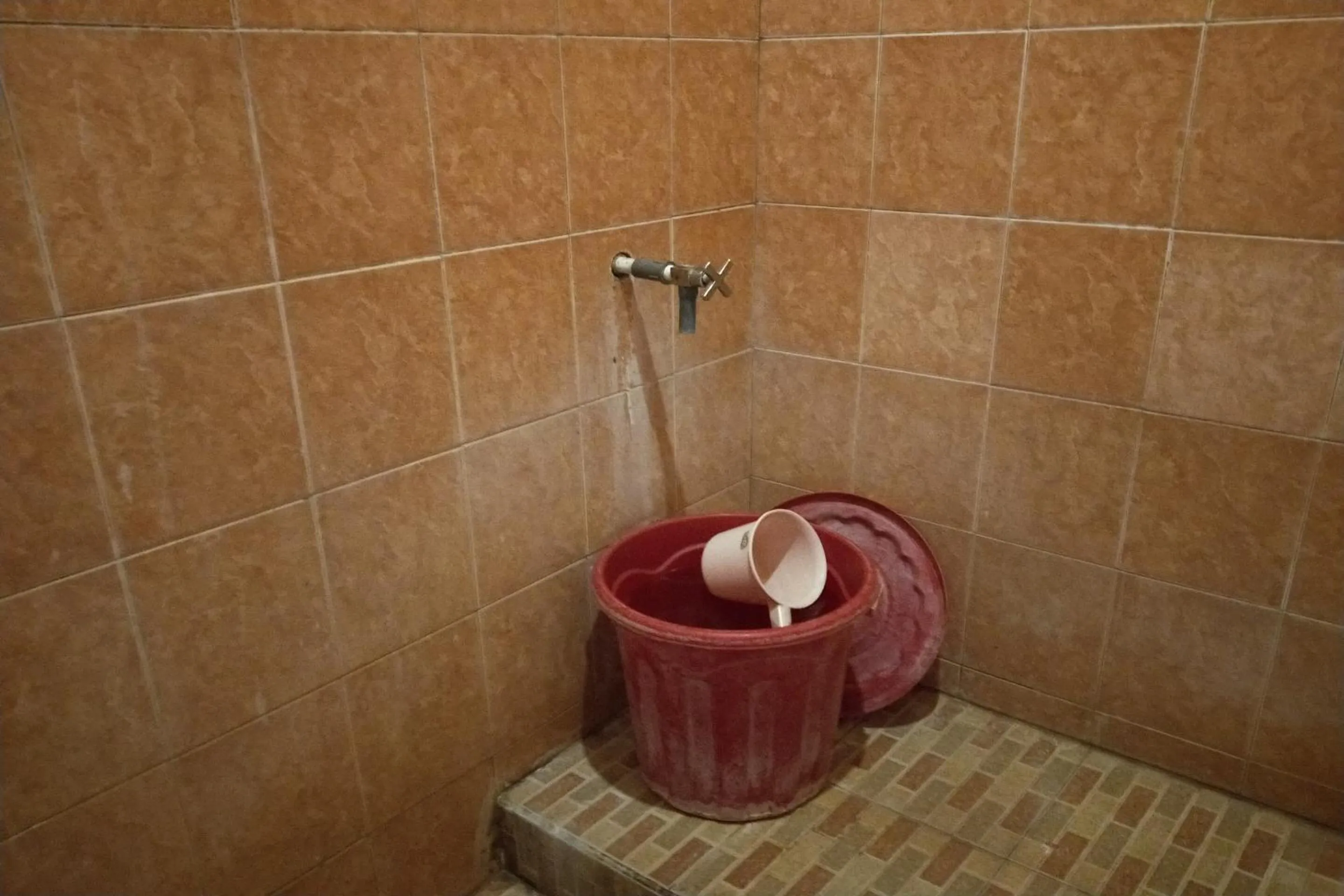 Bathroom in Hotel O Dannis Homestay Near Musholla Al Istiqomah Terawangan