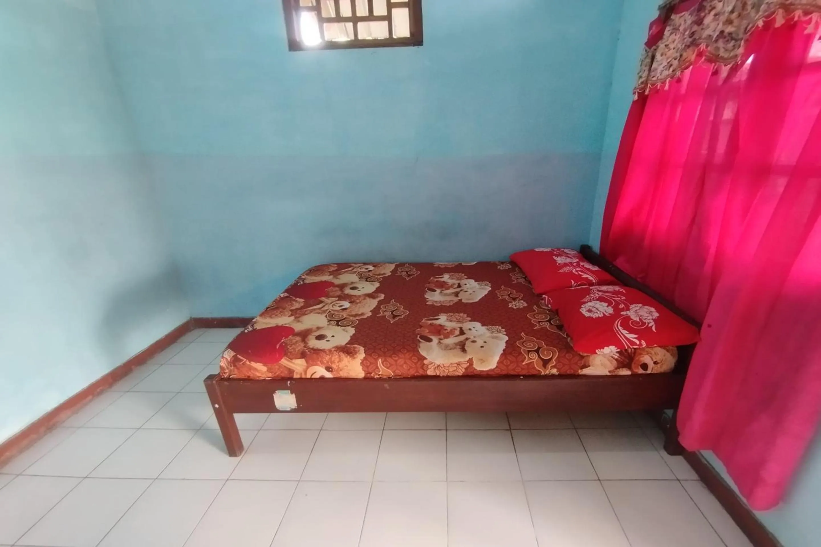 Bedroom, Bed in Hotel O Dannis Homestay Near Musholla Al Istiqomah Terawangan