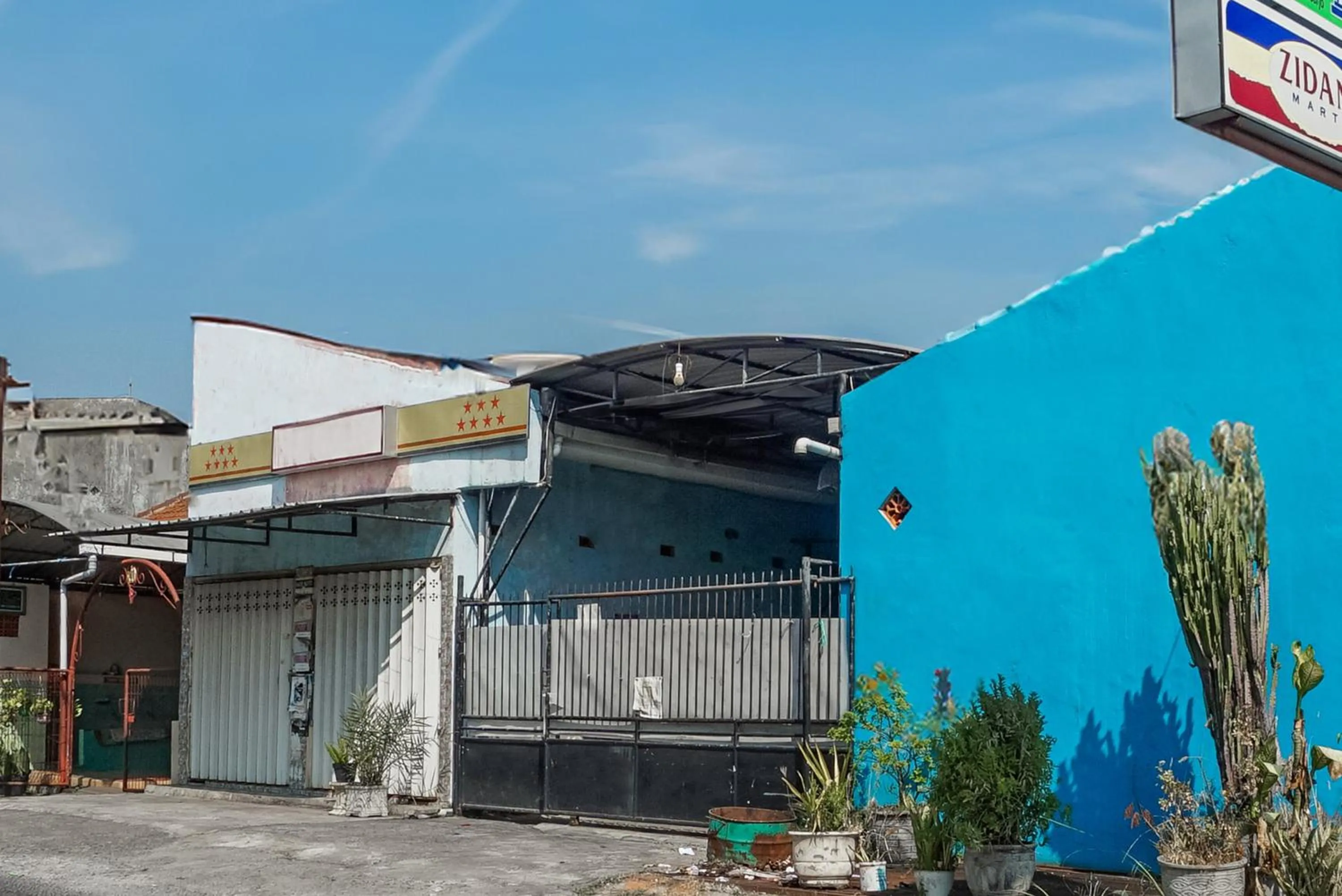 Facade/entrance in Hotel O Hidayah Homestay Syariah