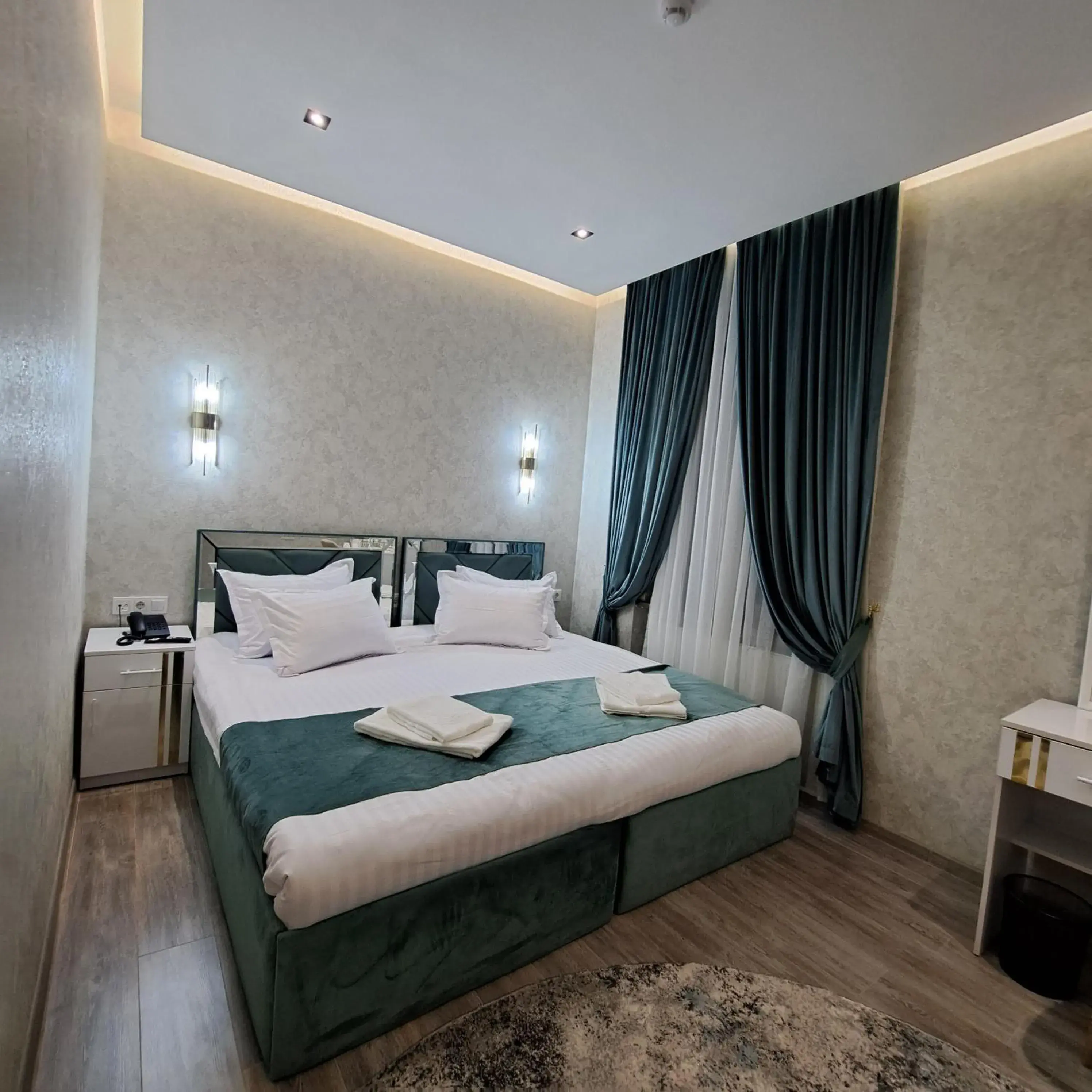 Deluxe Double Room - single occupancy in The Afrosiyob Ok Deluxe Double Room - single occupancy in The Afrosiyob Ok