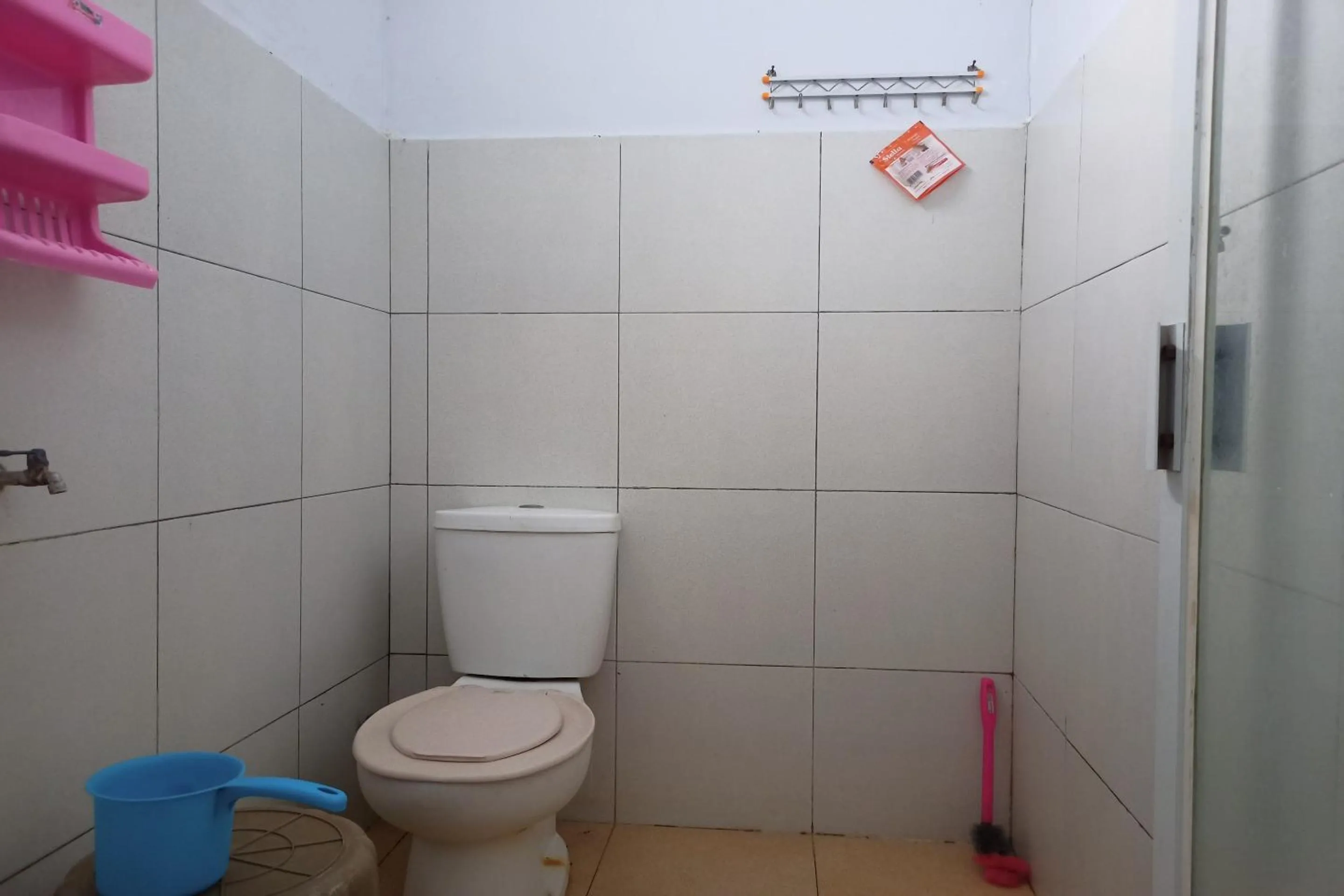 Bathroom in Hotel O Pondok Baruga 777 Near Sarewo Musik Studio Kendari