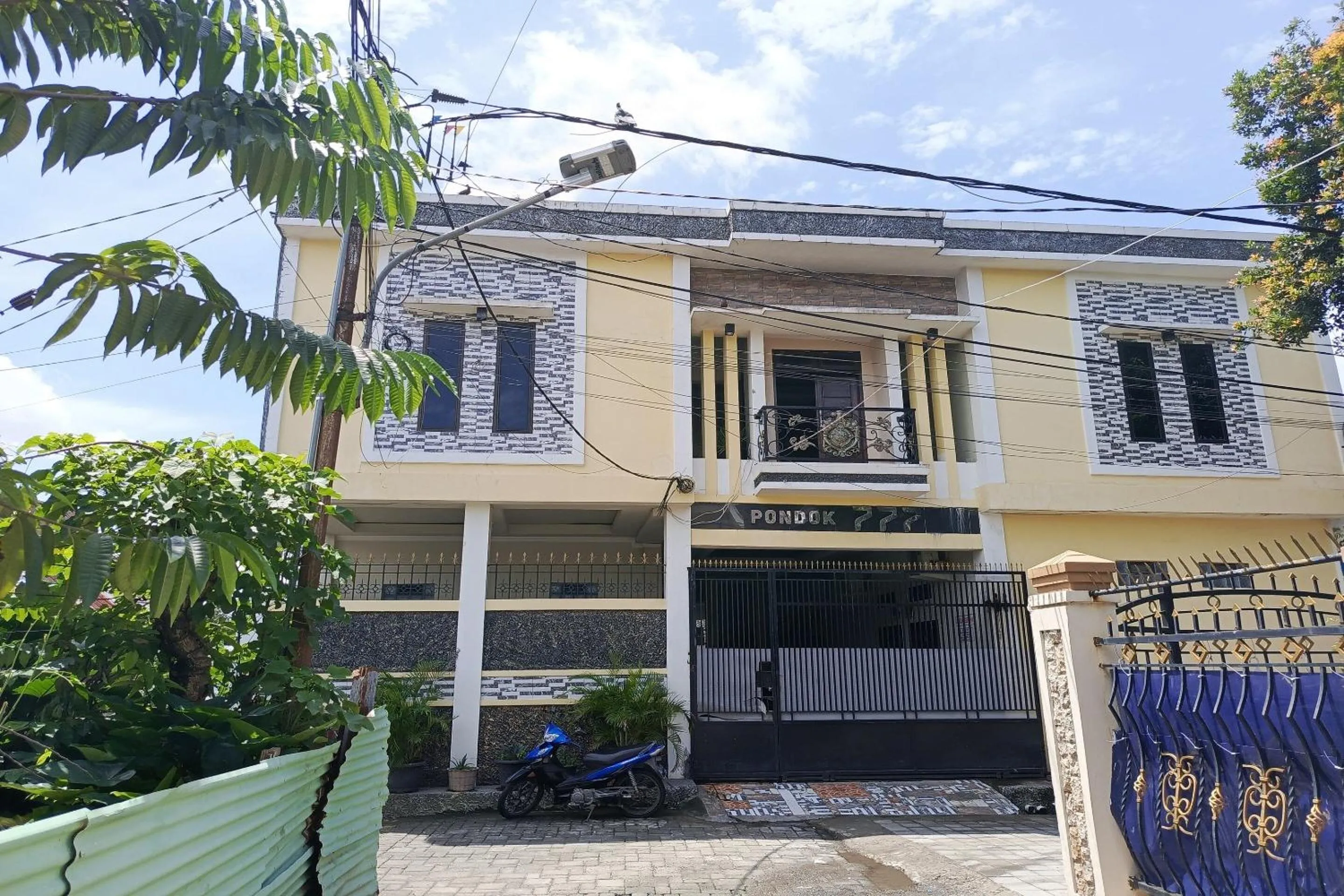 Facade/entrance in Hotel O Pondok Baruga 777 Near Sarewo Musik Studio Kendari