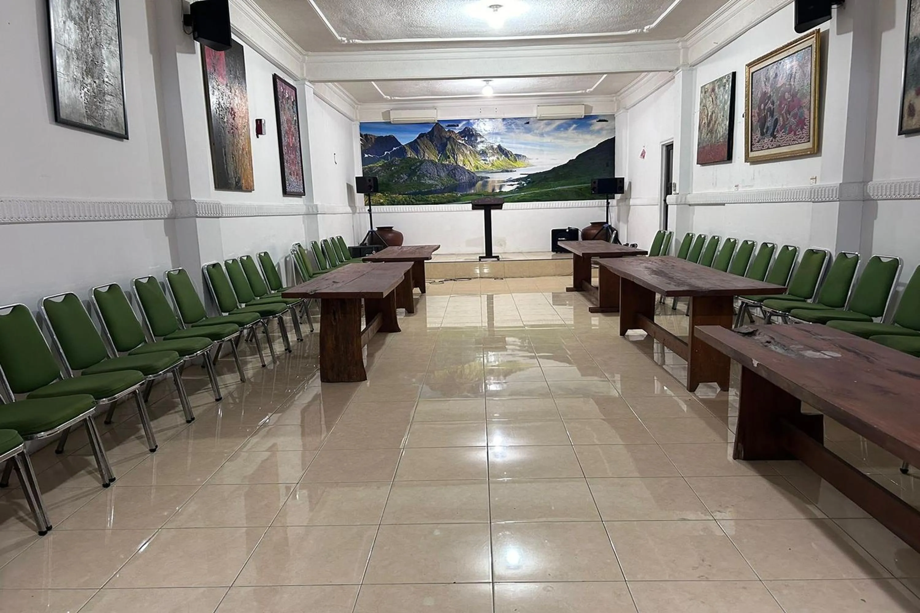 Meeting/conference room in Hotel Kinasih Yogyakarta