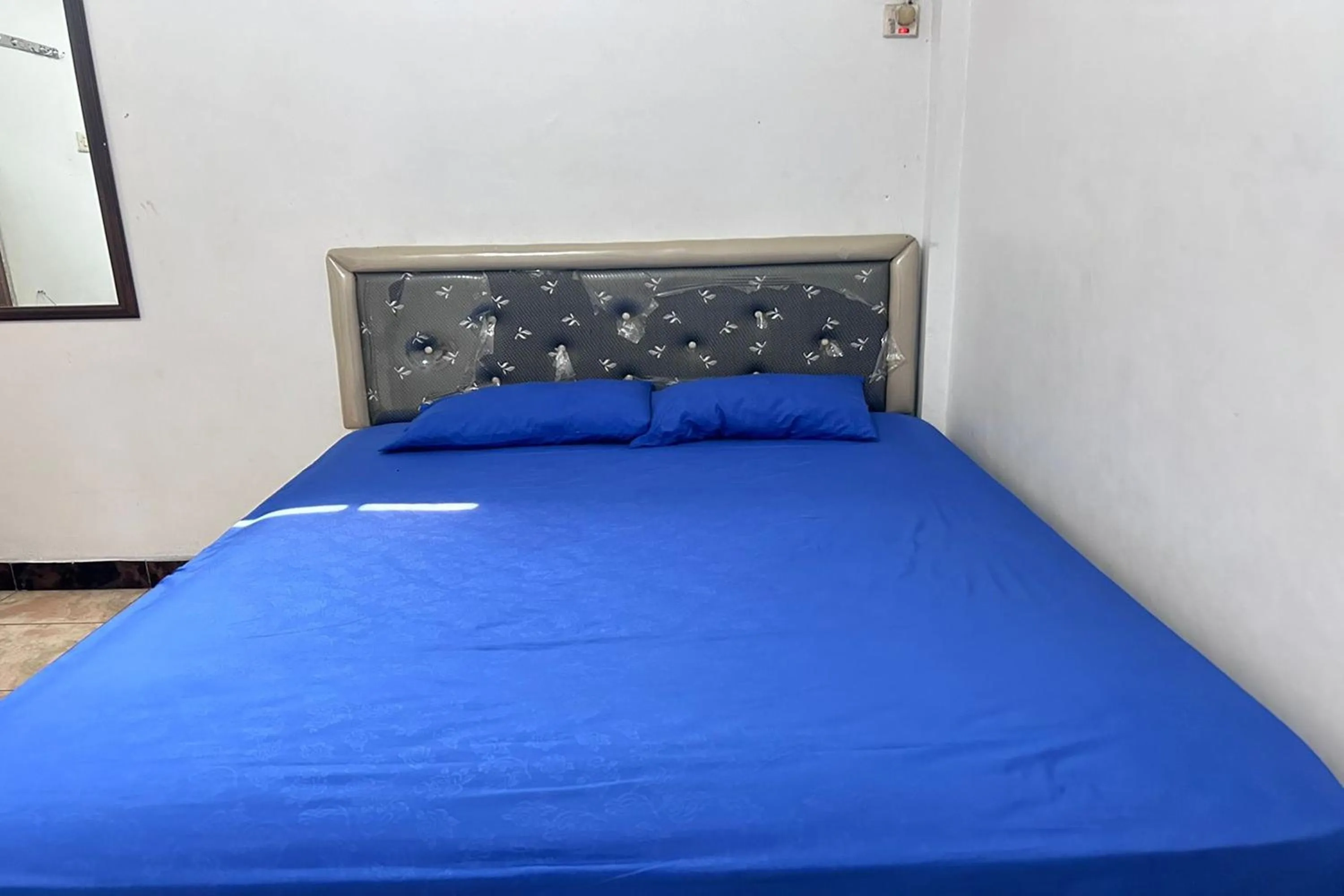 Bed in Hotel Kinasih Yogyakarta