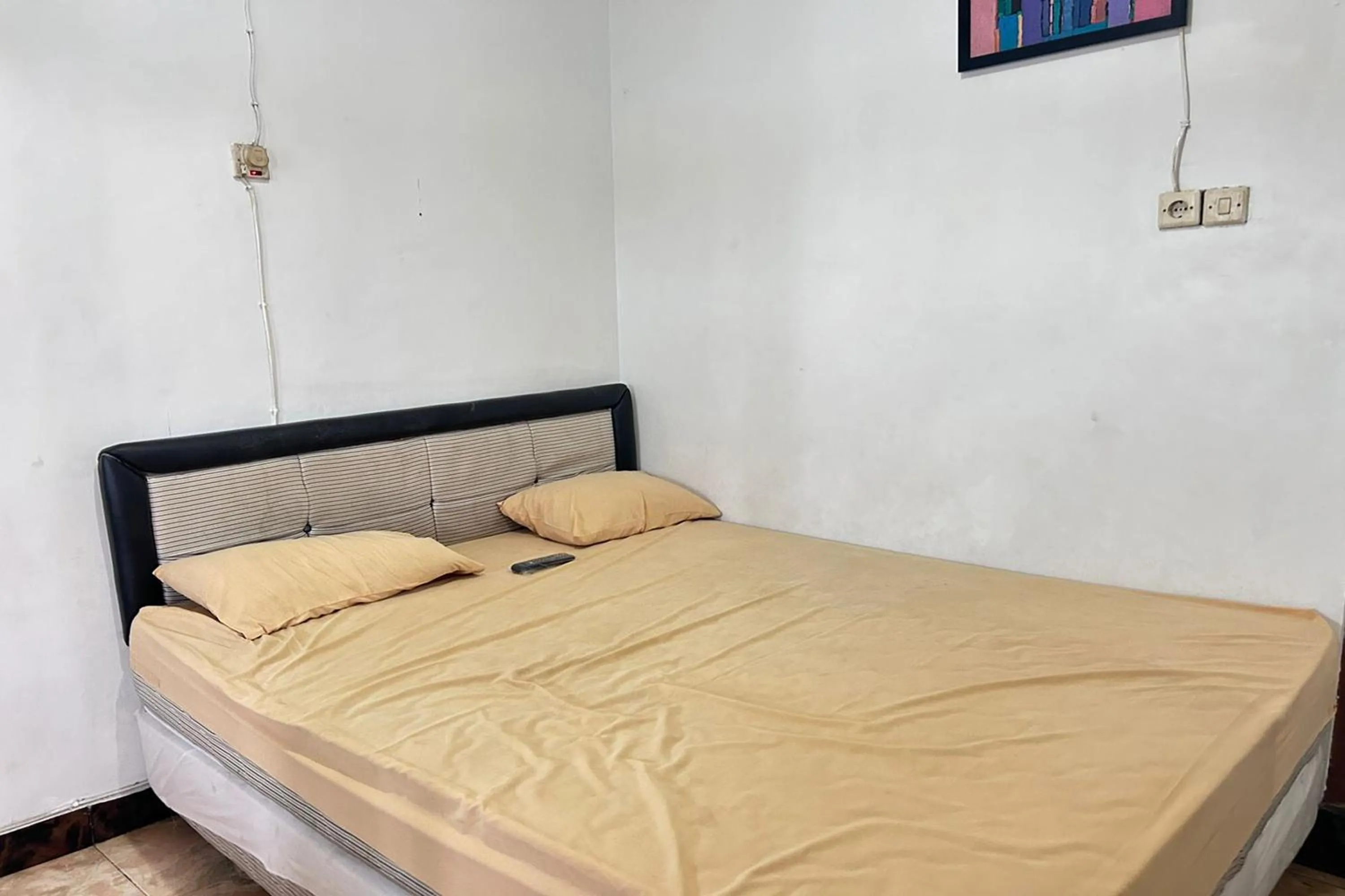 Bed in Hotel Kinasih Yogyakarta