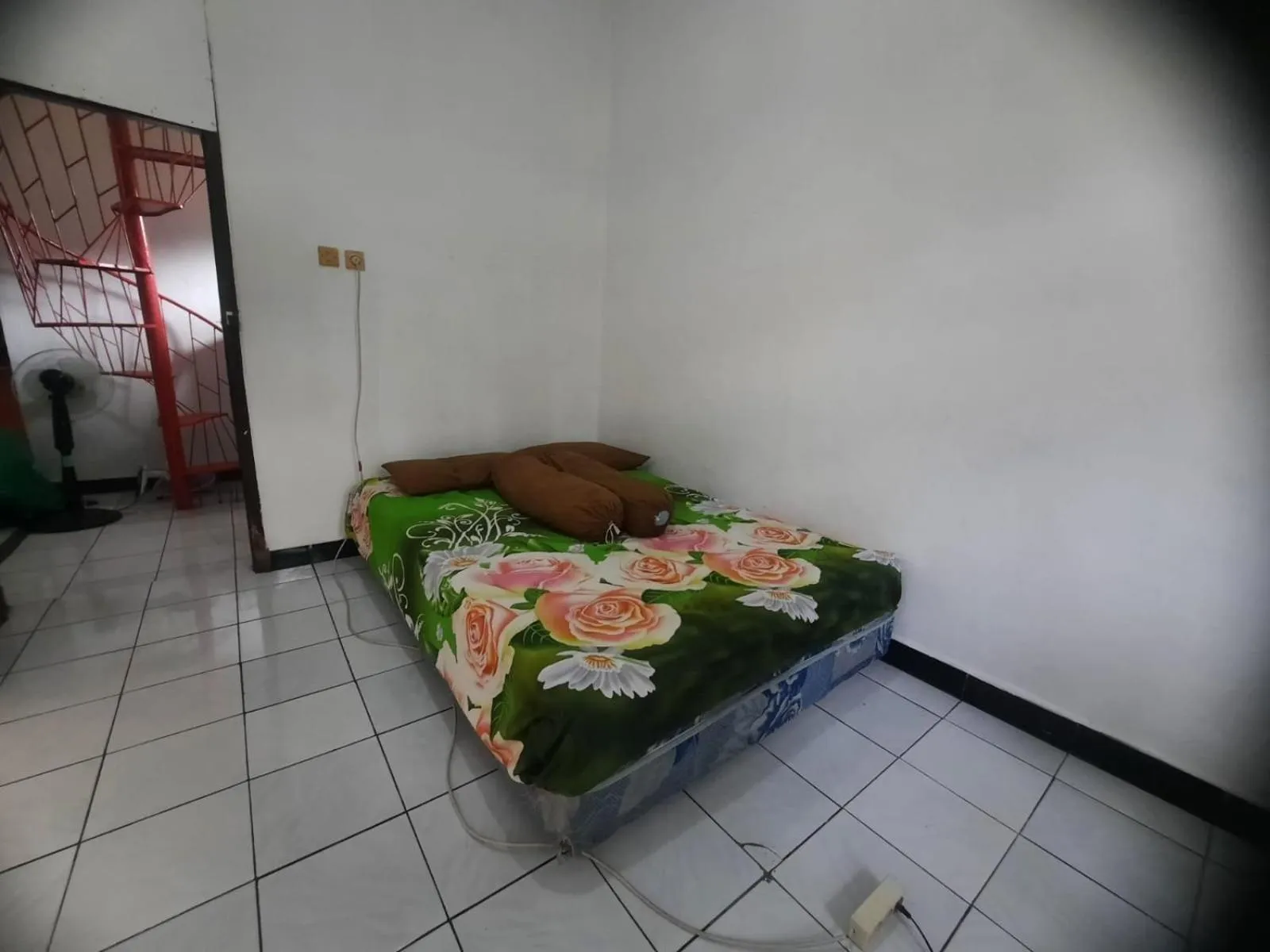 Bedroom, Bed in Hotel O Home Stay Syariah Habibie