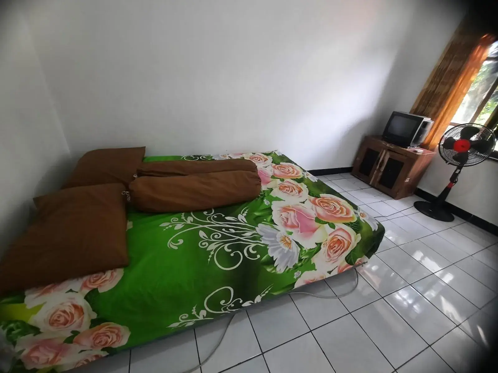 Budget Double Room in Hotel O Home Stay Syariah Habibie Budget Double Room in Hotel O Home Stay Syariah Habibie