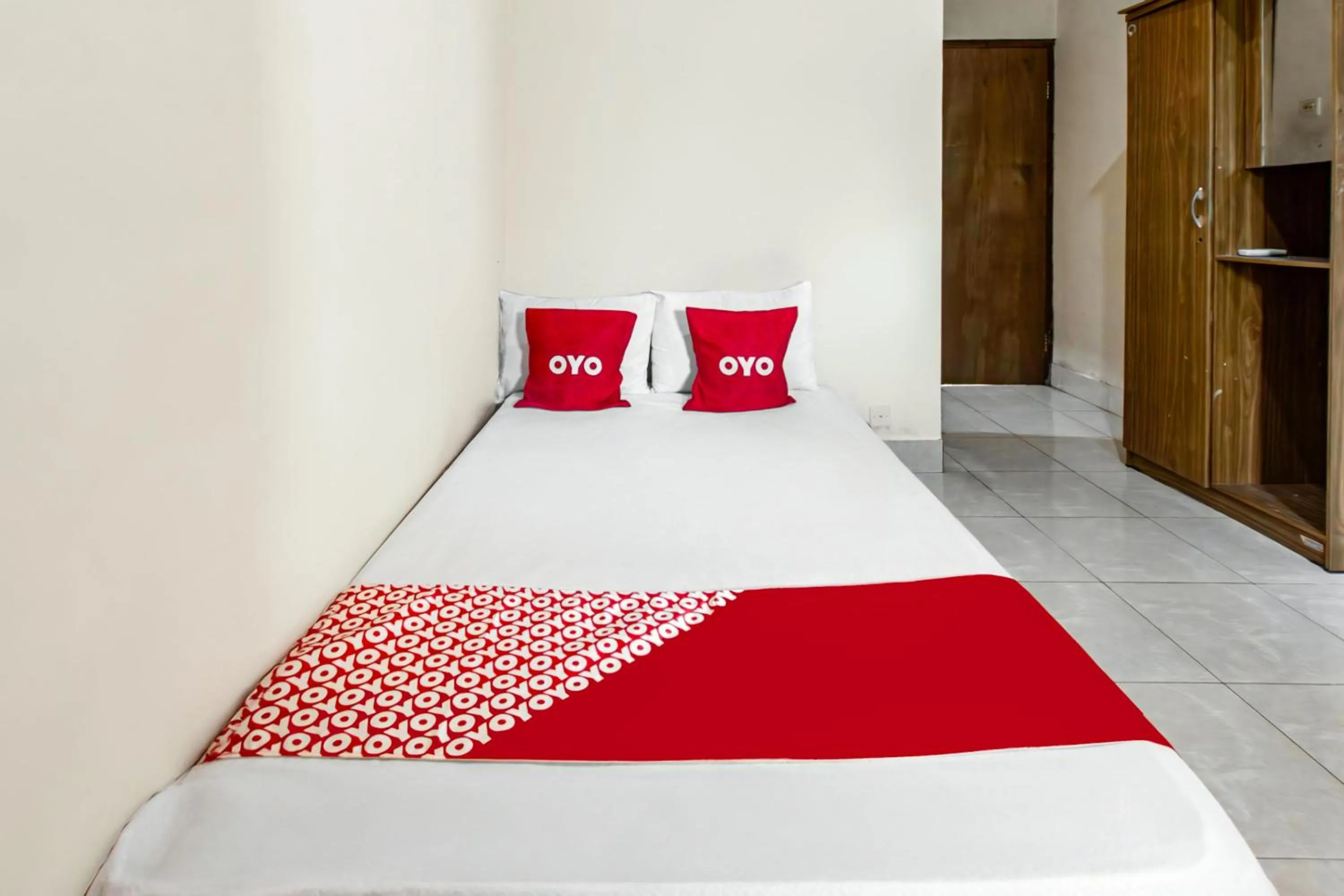 Bedroom, Bed in Hotel O Puri Batu Bolong