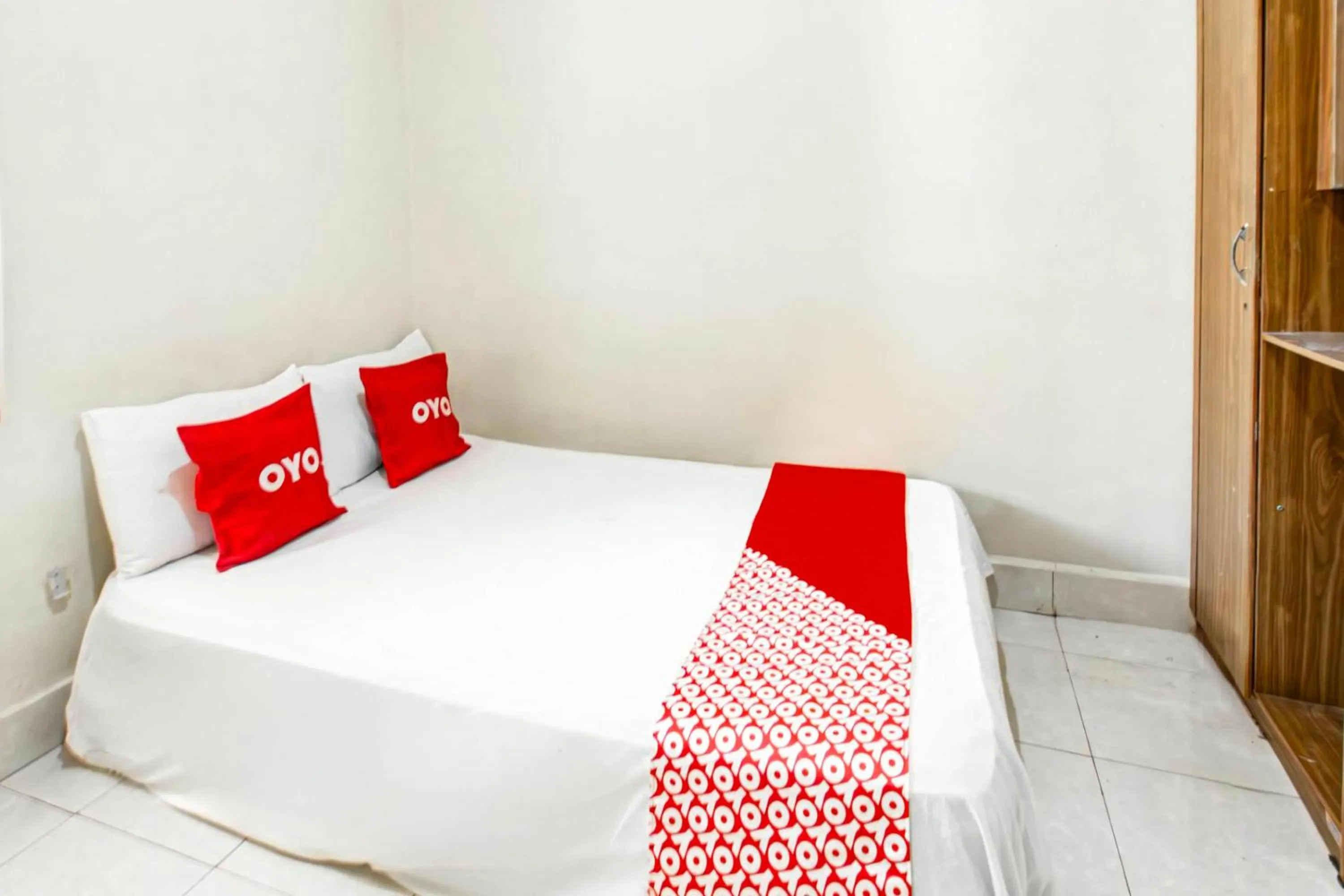 Bedroom, Bed in Hotel O Puri Batu Bolong