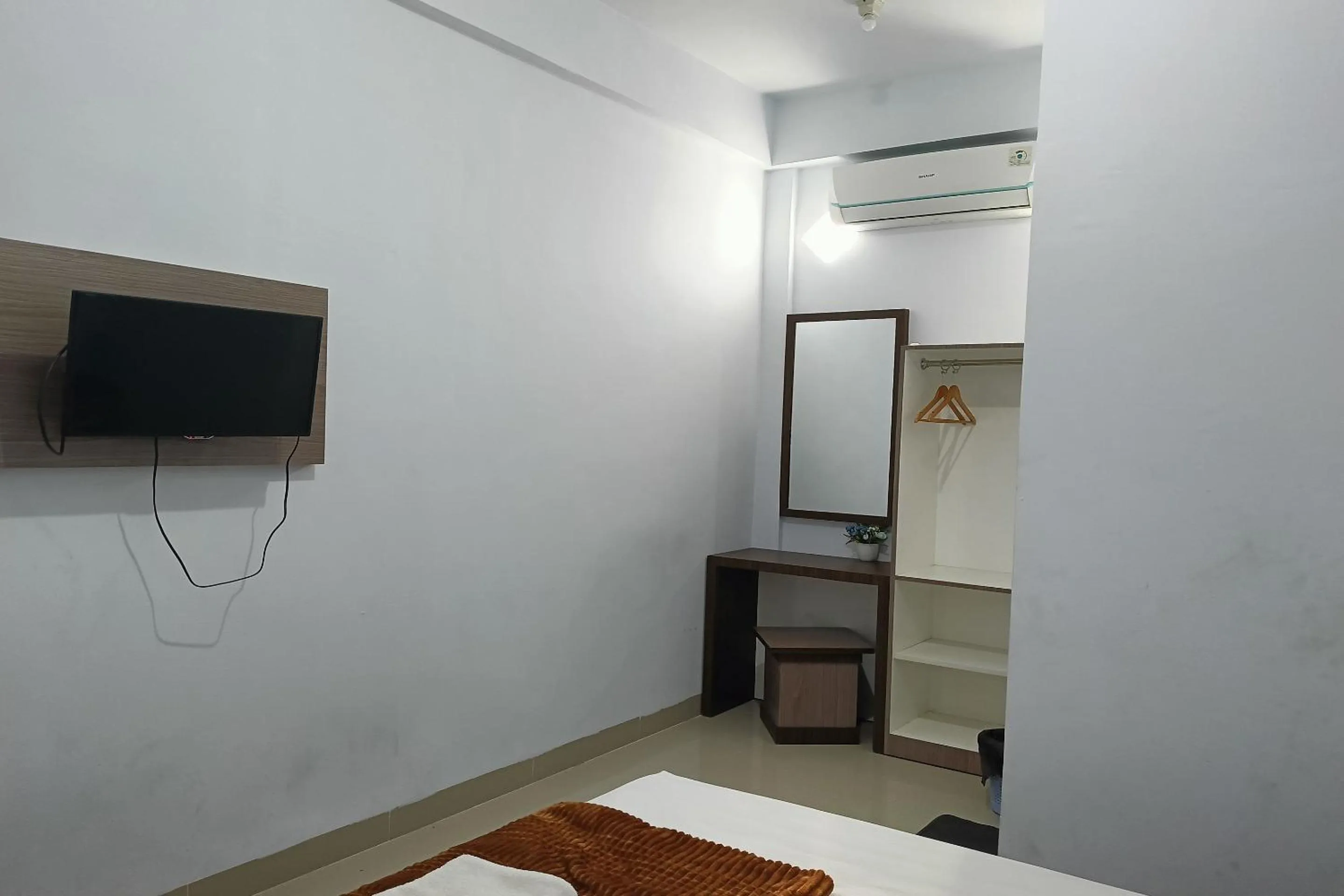 Bedroom, Bed in Hotel O Puri Homestay