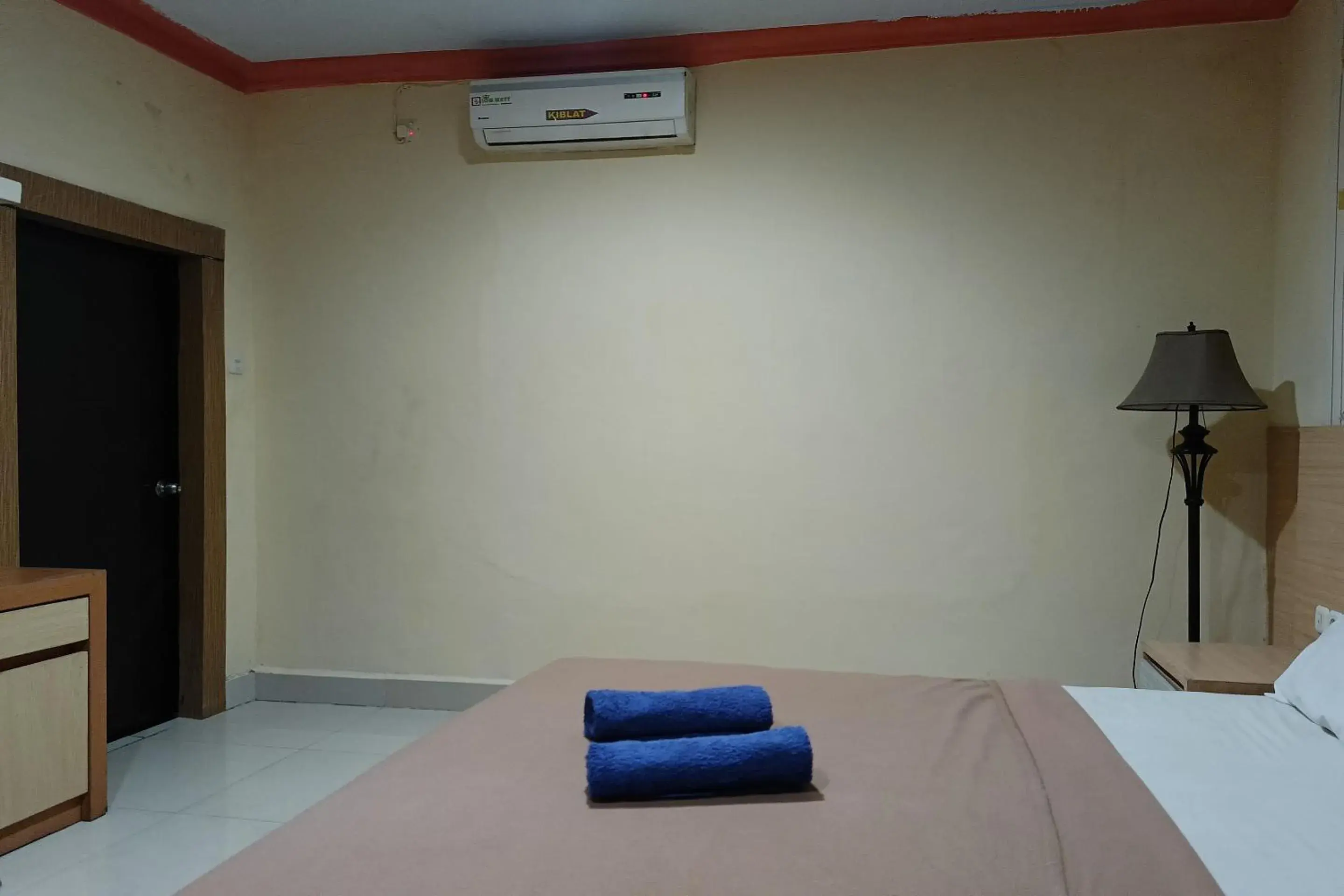 Deluxe Double Room in Hotel O Puri Homestay Deluxe Double Room in Hotel O Puri Homestay