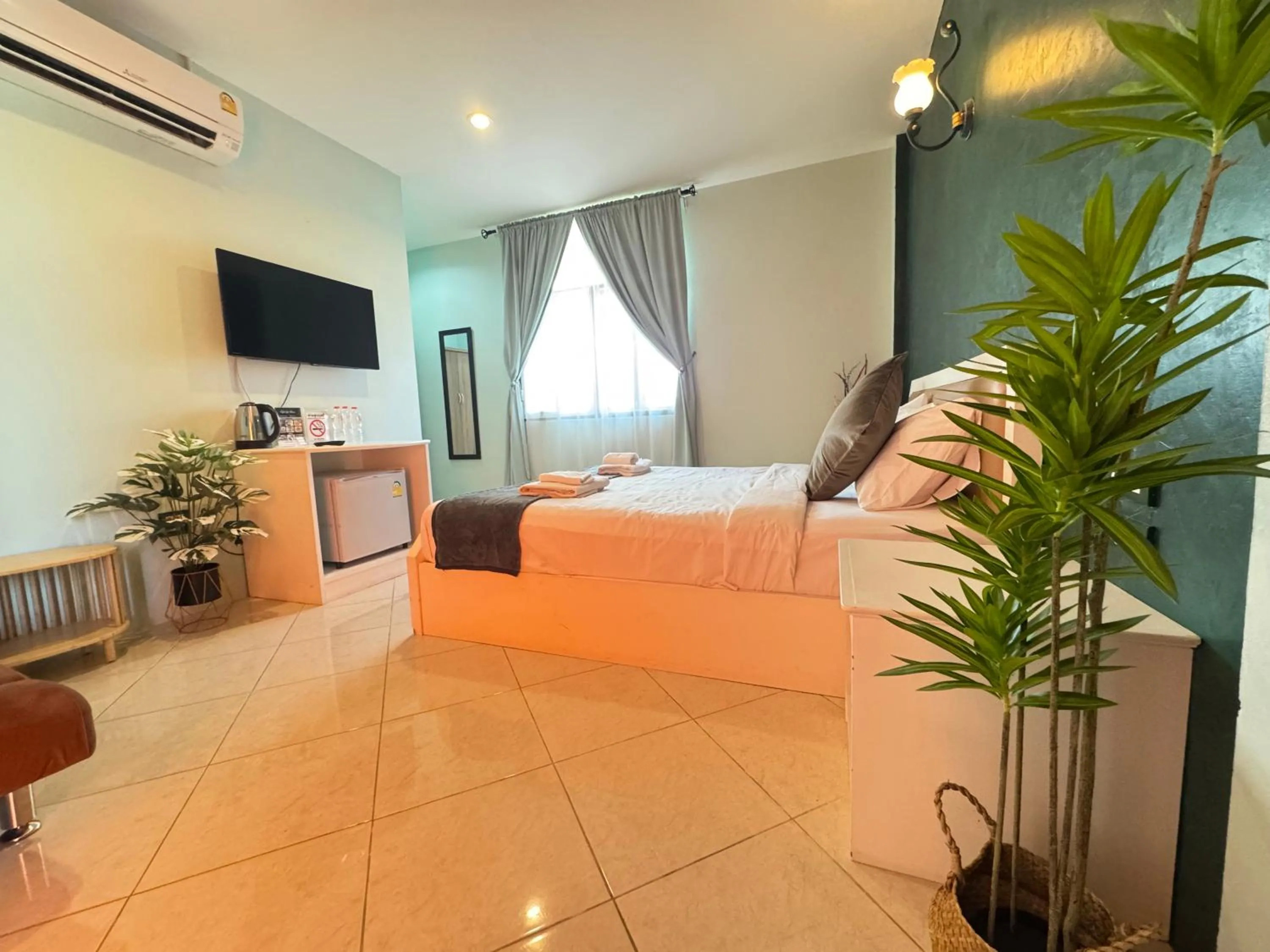 Photo of the whole room, Bed in Venice Hotel Hua Hin