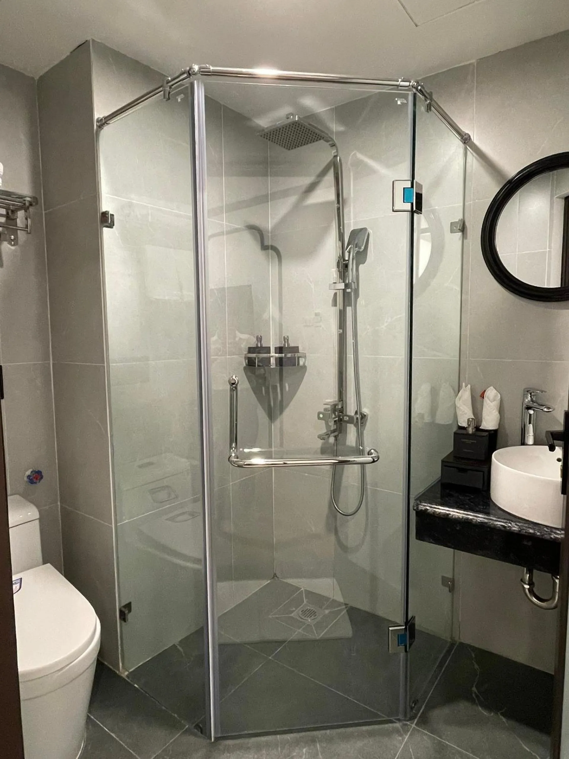 Shower in Aquarius Premium Hotel