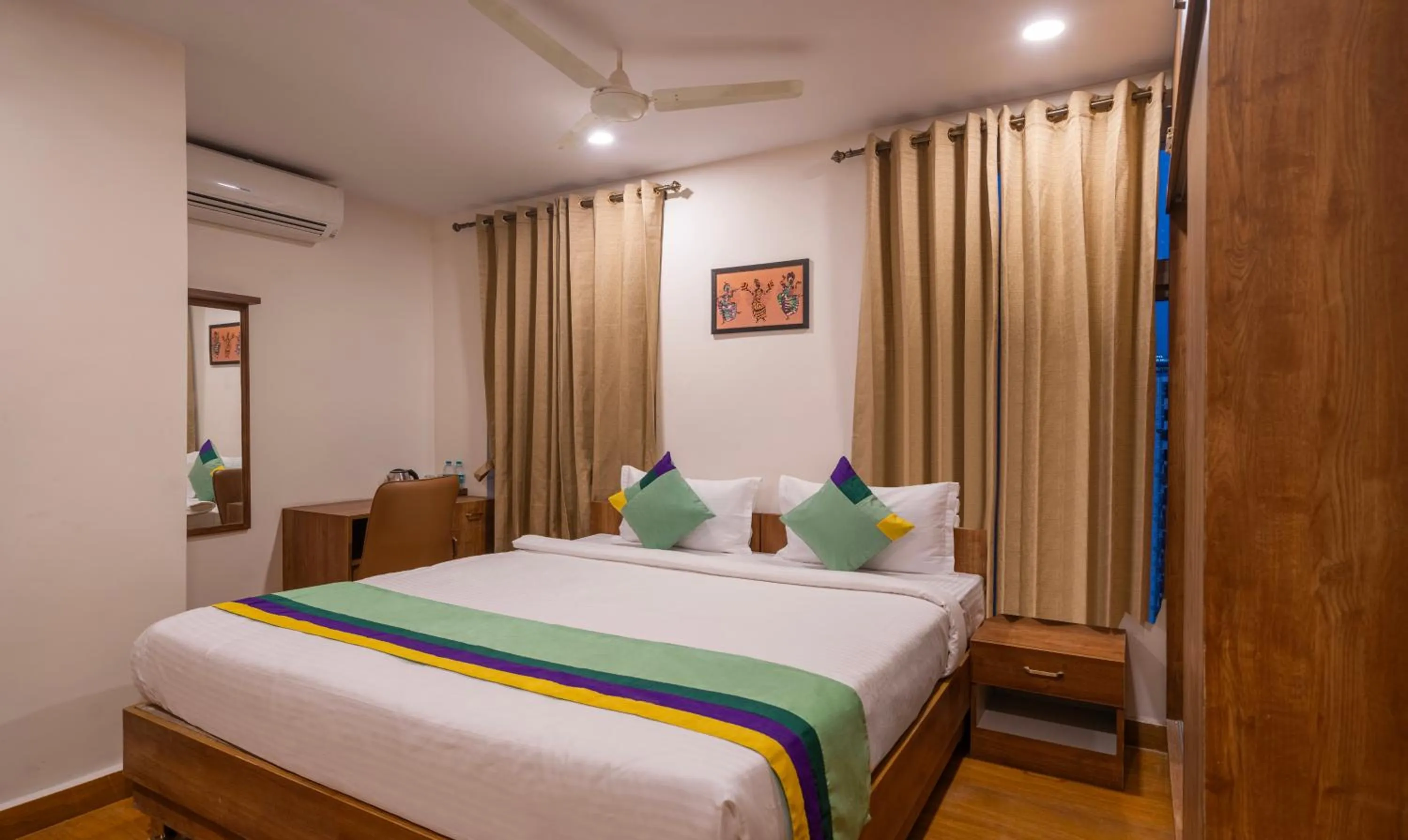 Bedroom, Bed in Treebo SY Inn, Gachibowli DLF