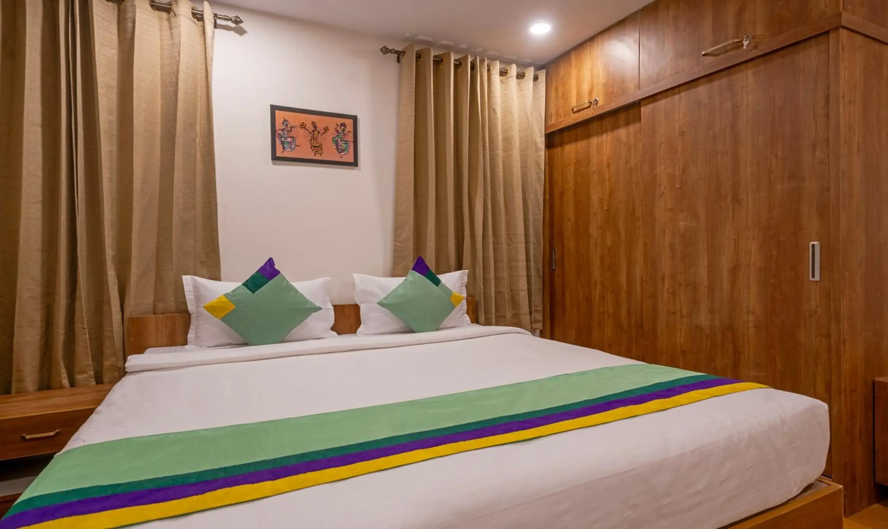 Bedroom, Bed in Treebo SY Inn, Gachibowli DLF Bedroom, Bed in Treebo SY Inn, Gachibowli DLF