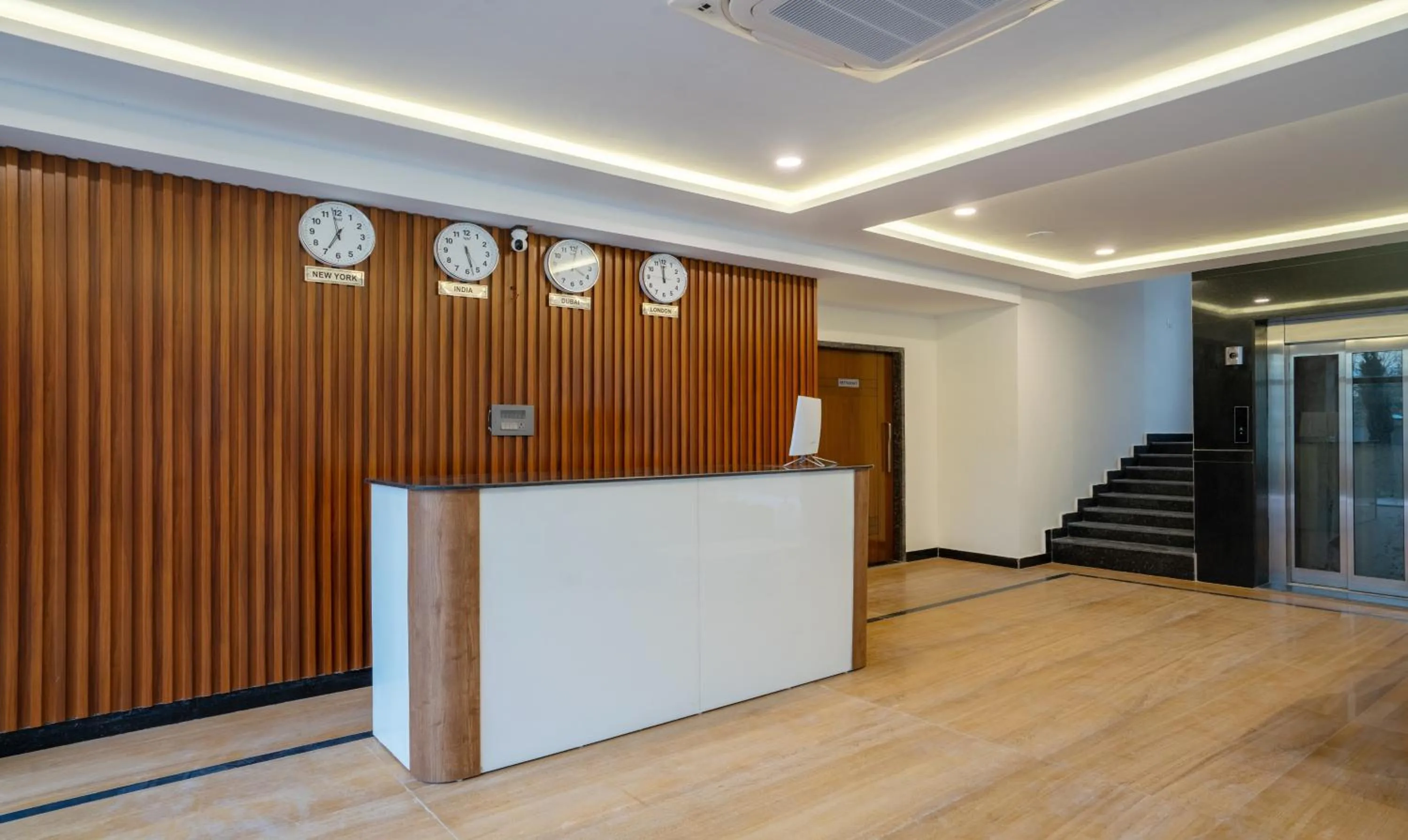 Lobby or reception in Treebo SY Inn, Gachibowli DLF