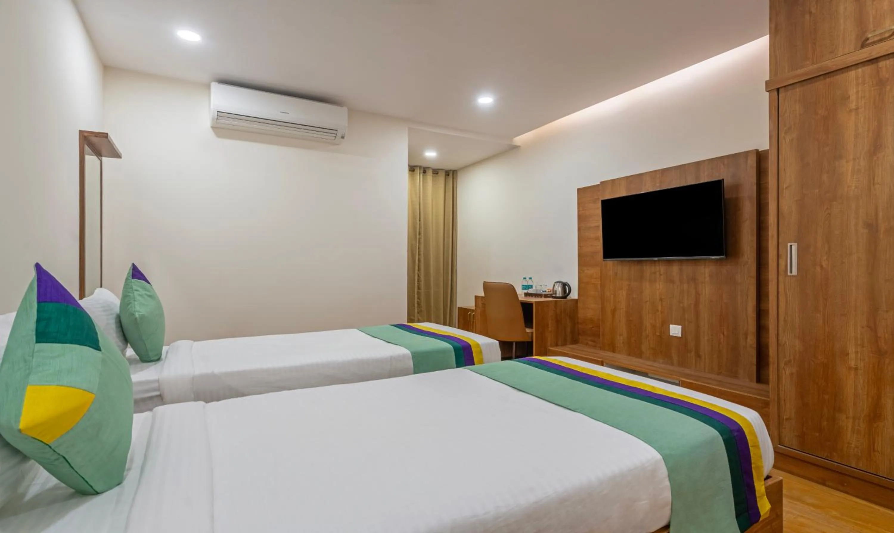 Bedroom, Bed in Treebo SY Inn, Gachibowli DLF