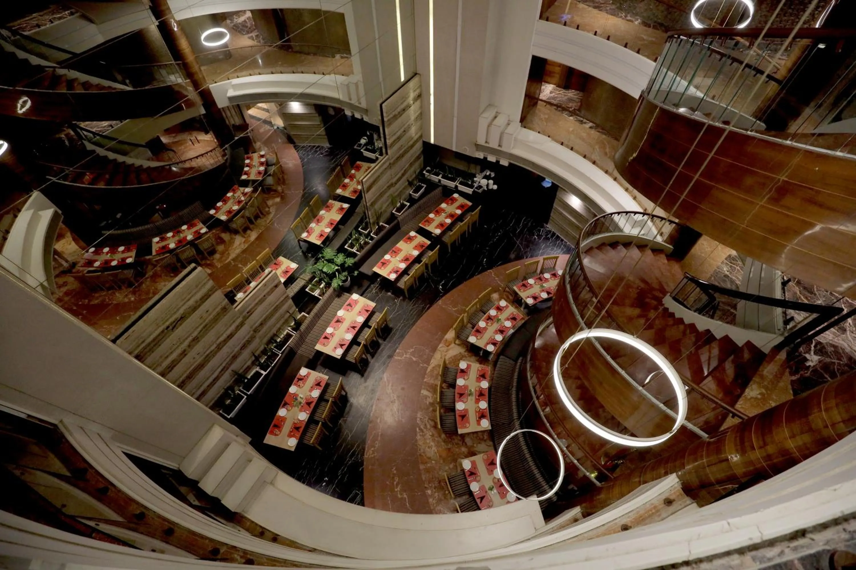 Restaurant/places to eat in Bizz The Hotel