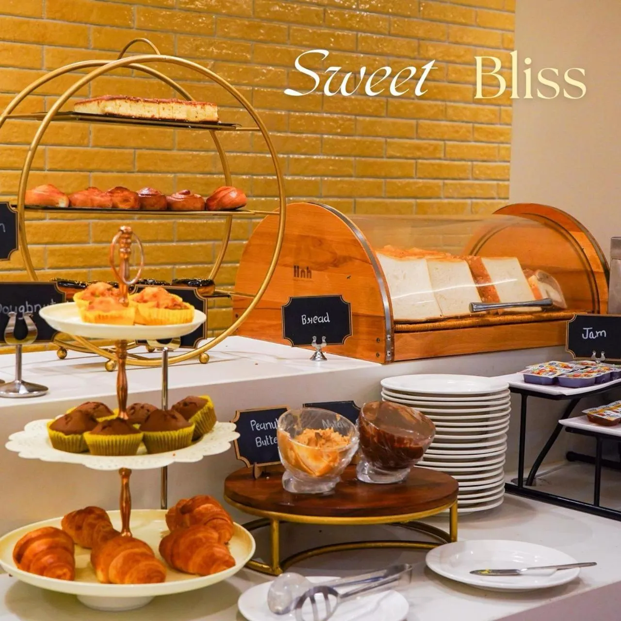 Breakfast in Bizz The Hotel