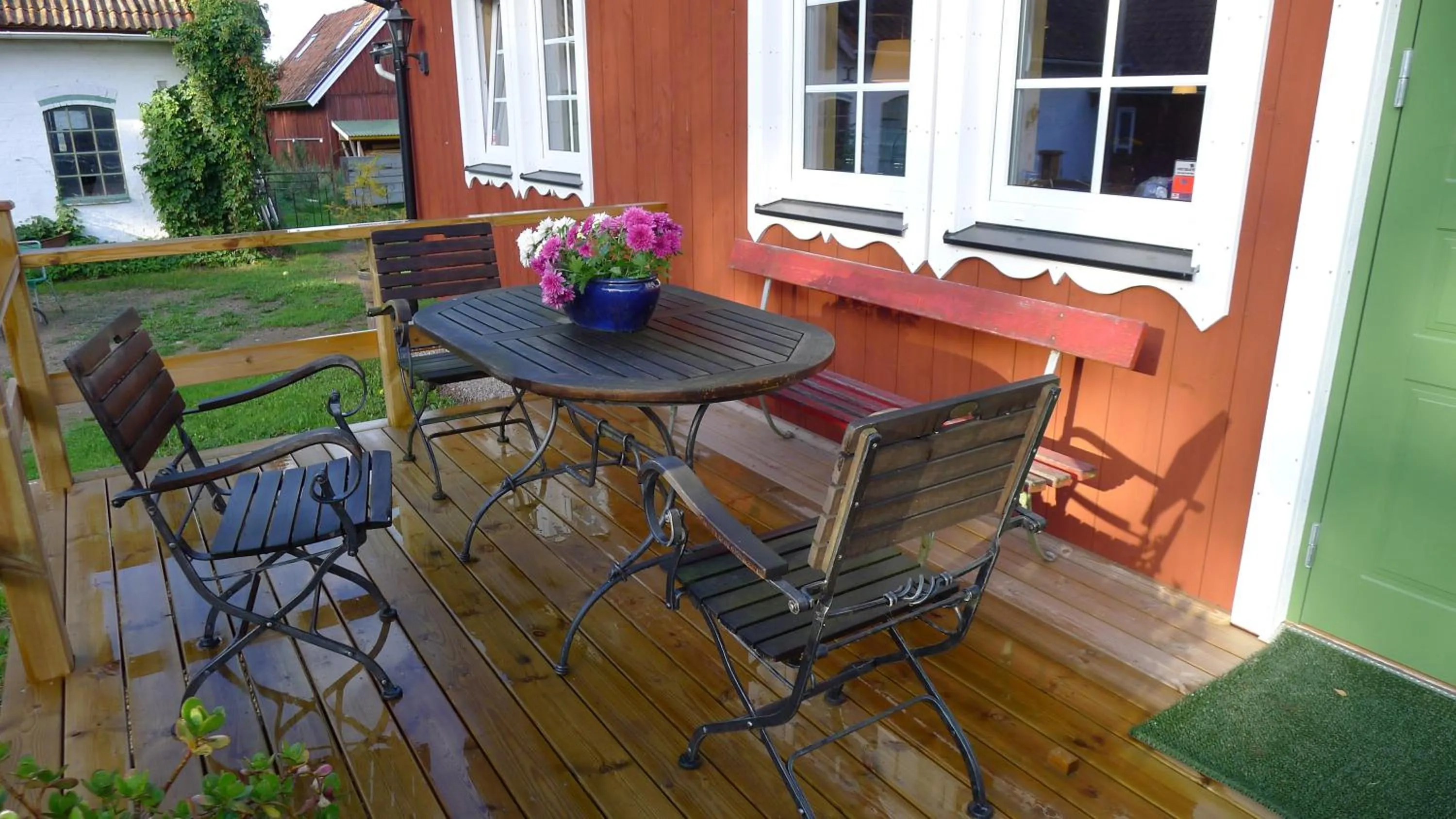 Patio in Lilla Trulla Gårdshotell - Feels like home