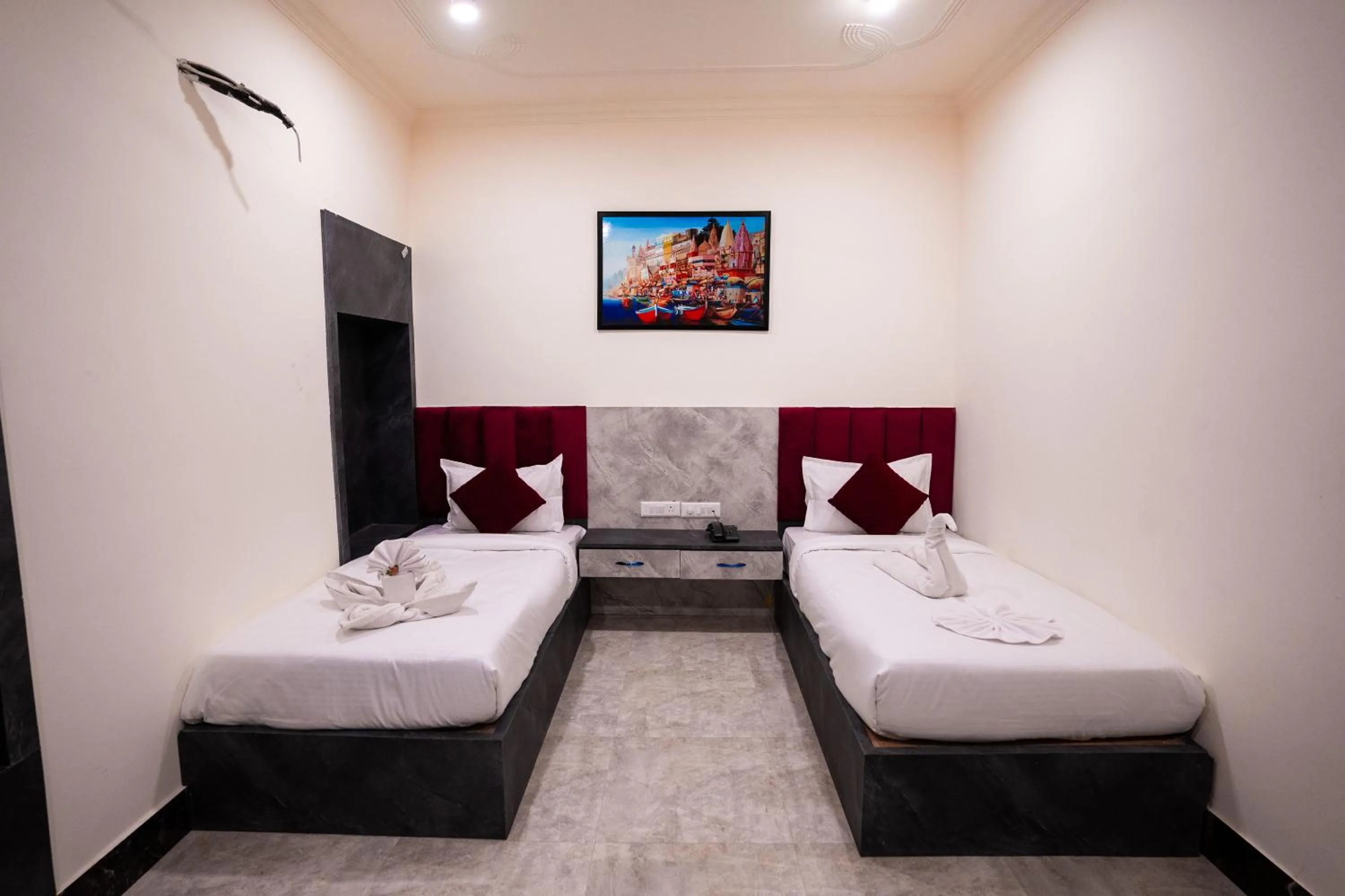 Bed in HOTEL JSR KEDAR