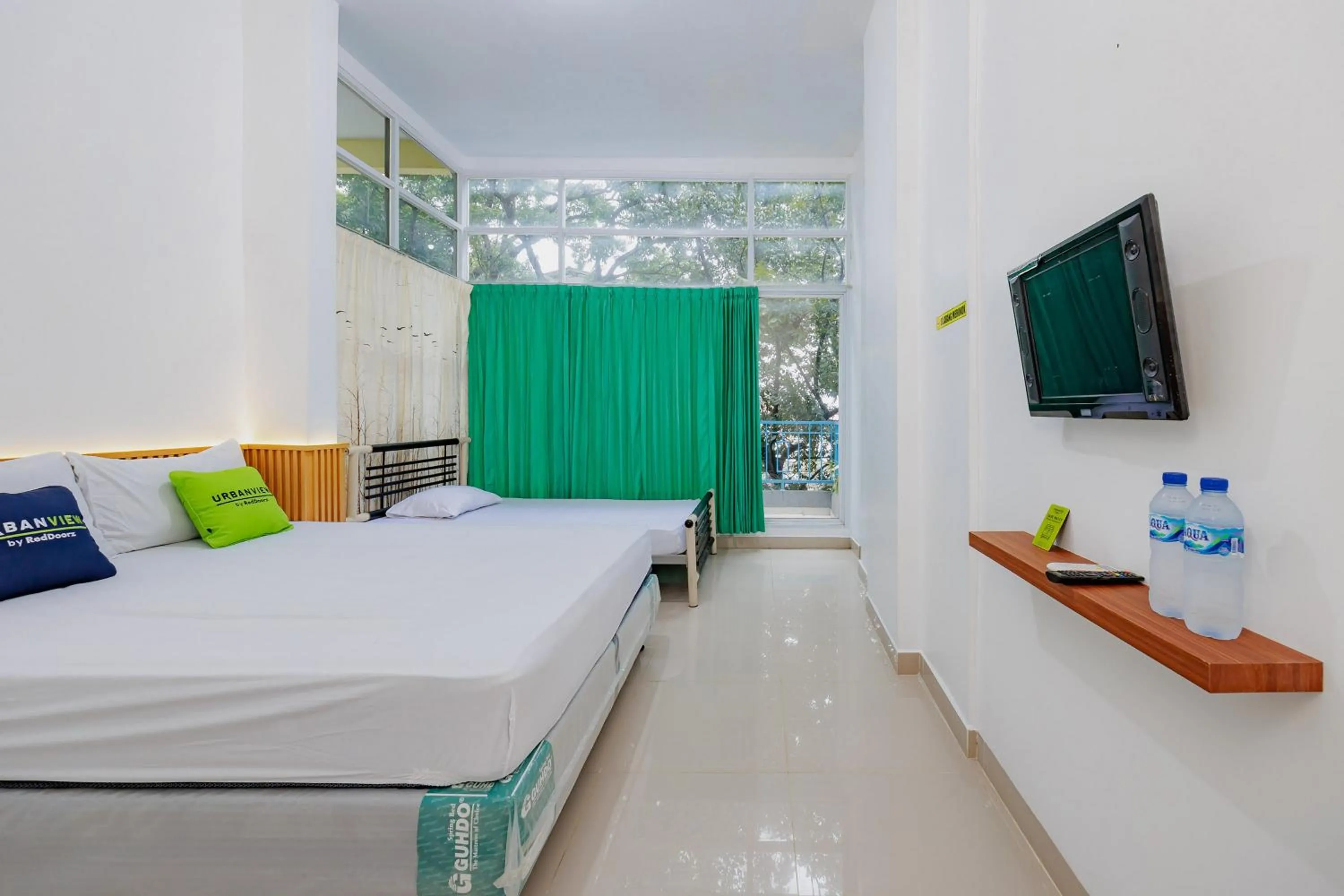 Bedroom, Bed in Urbanview Hotel BSD City