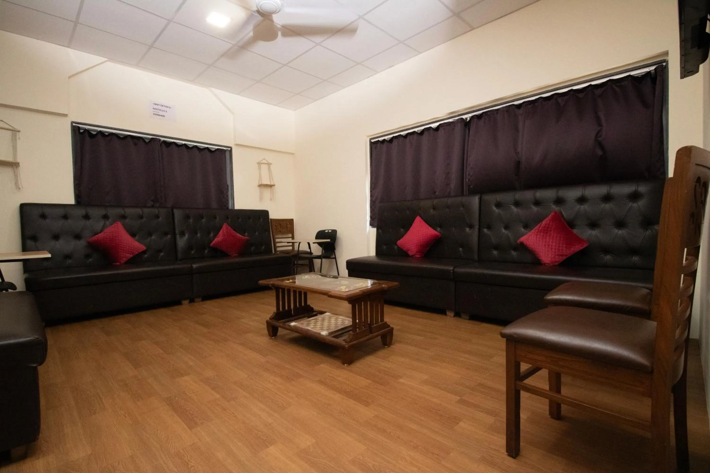 Communal lounge/ TV room in Hostells