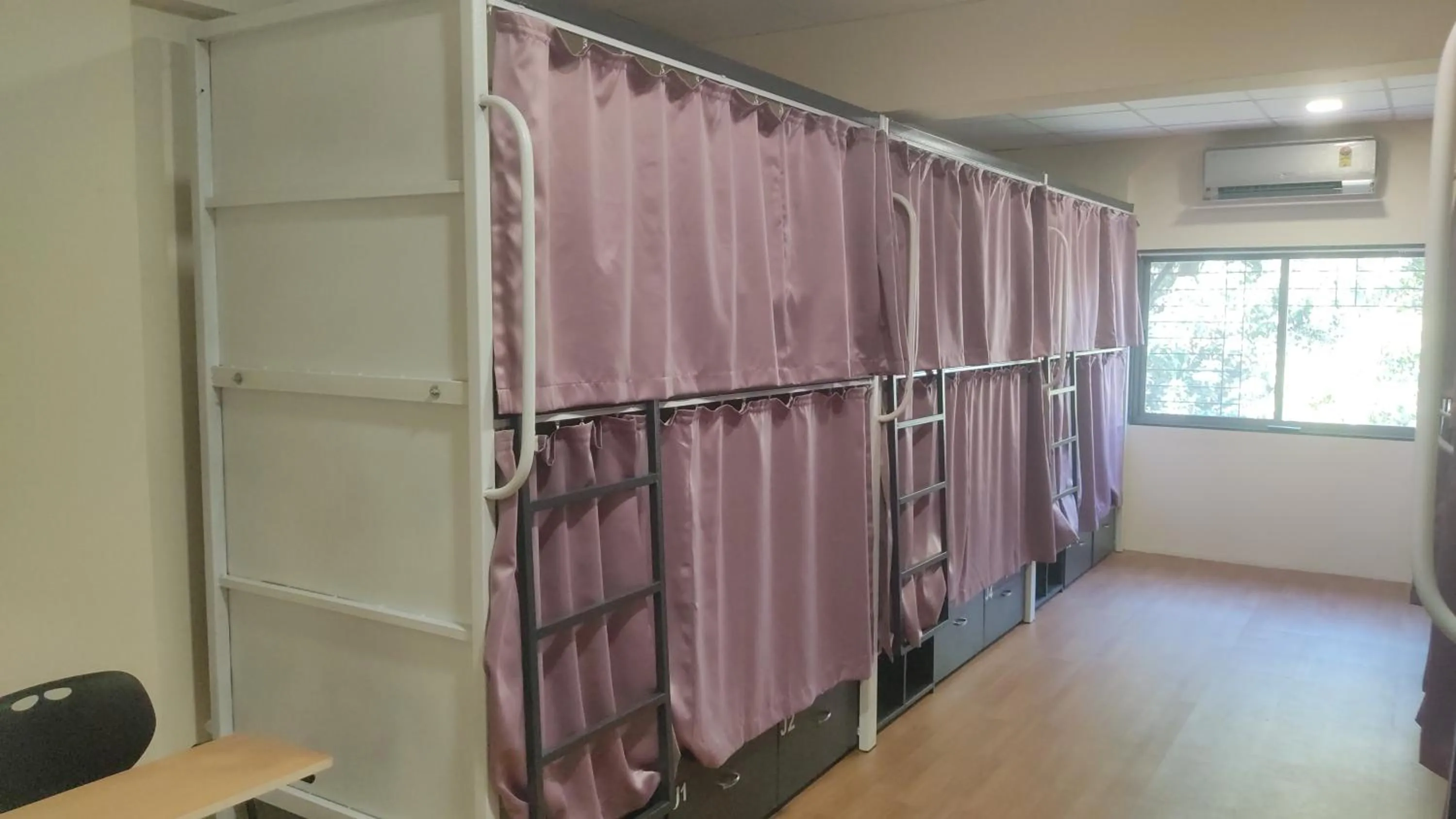 bunk bed in Hostells