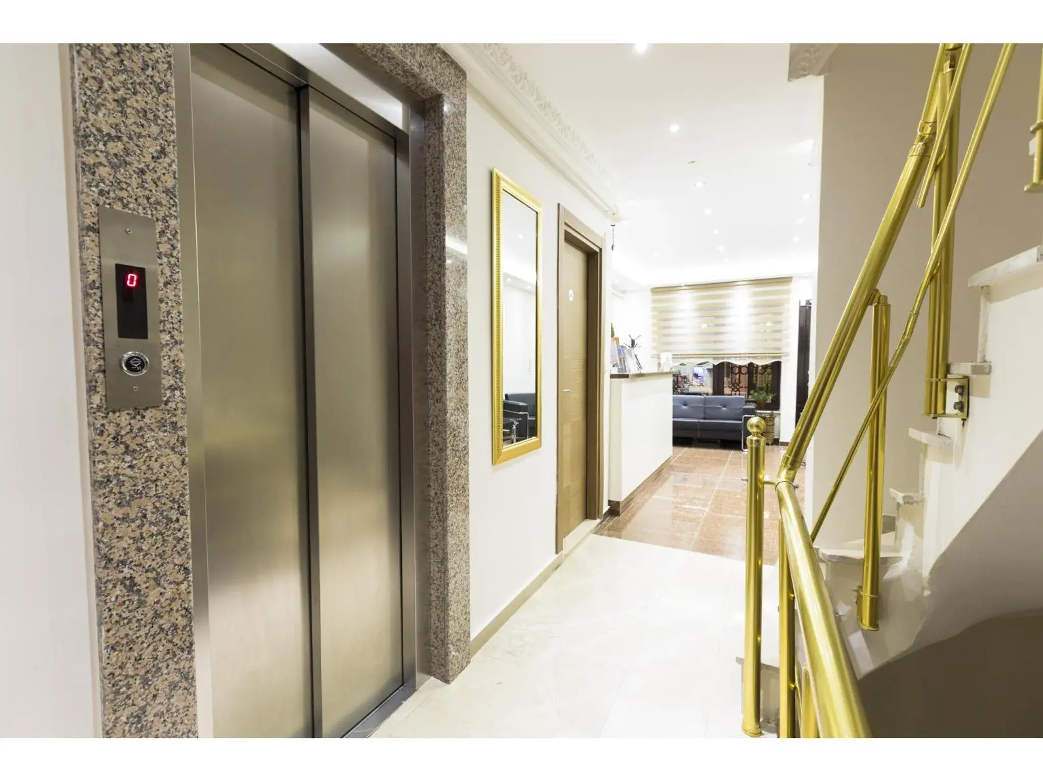 Communal lounge/ TV room in Zendy Suite Hotel Communal lounge/ TV room in Zendy Suite Hotel