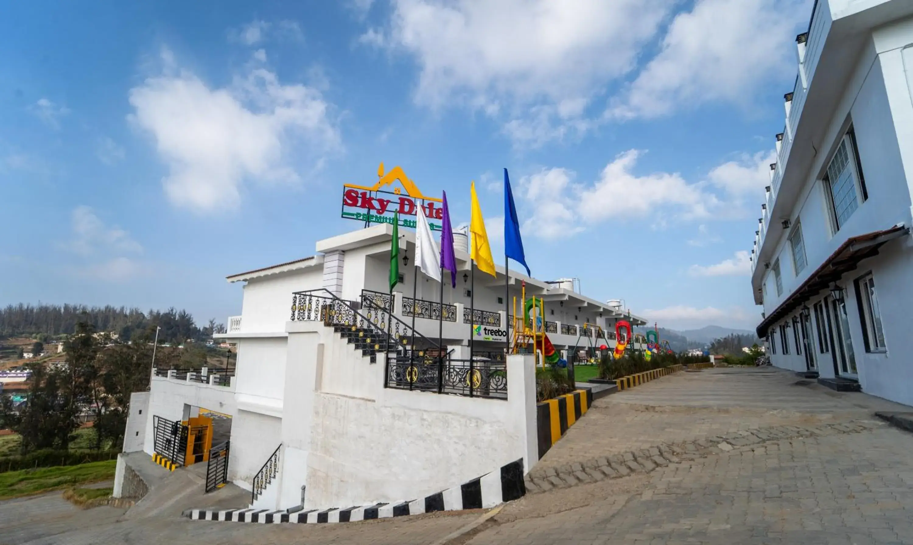 Facade/entrance in Treebo Skydale Premium Suites, 1500 Mtrs From Ooty Lake Facade/entrance in Treebo Skydale Premium Suites, 1500 Mtrs From Ooty Lake