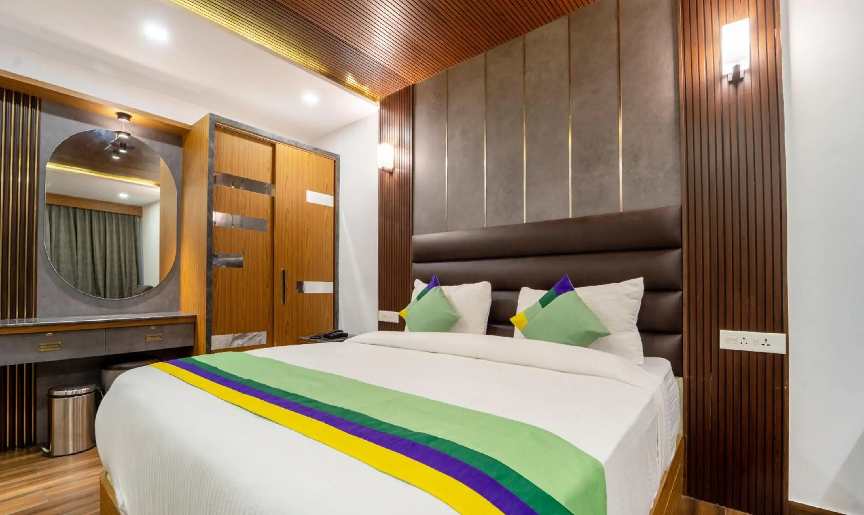 Bedroom, Bed in Treebo Skydale Premium Suites, 1500 Mtrs From Ooty Lake Bedroom, Bed in Treebo Skydale Premium Suites, 1500 Mtrs From Ooty Lake