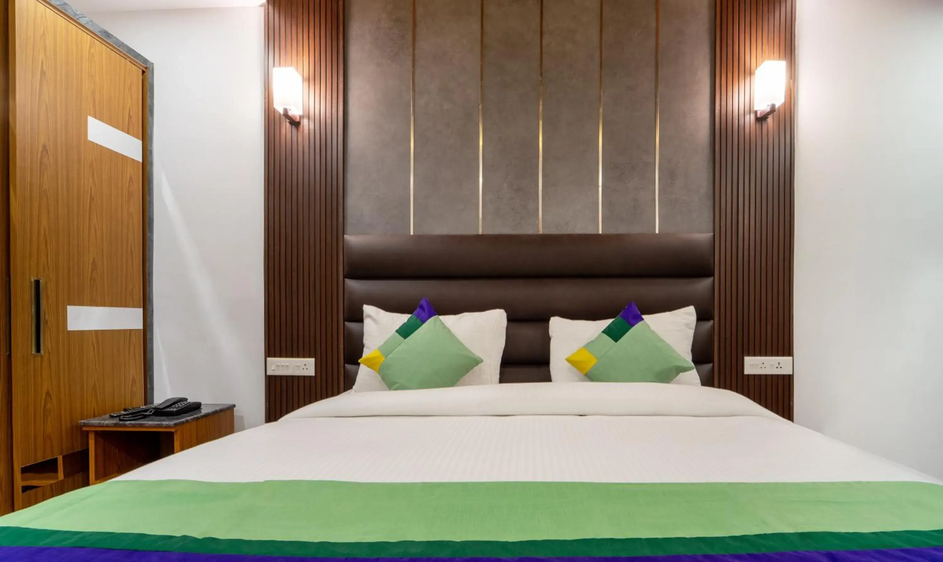 Bedroom, Bed in Treebo Skydale Premium Suites, 1500 Mtrs From Ooty Lake Bedroom, Bed in Treebo Skydale Premium Suites, 1500 Mtrs From Ooty Lake