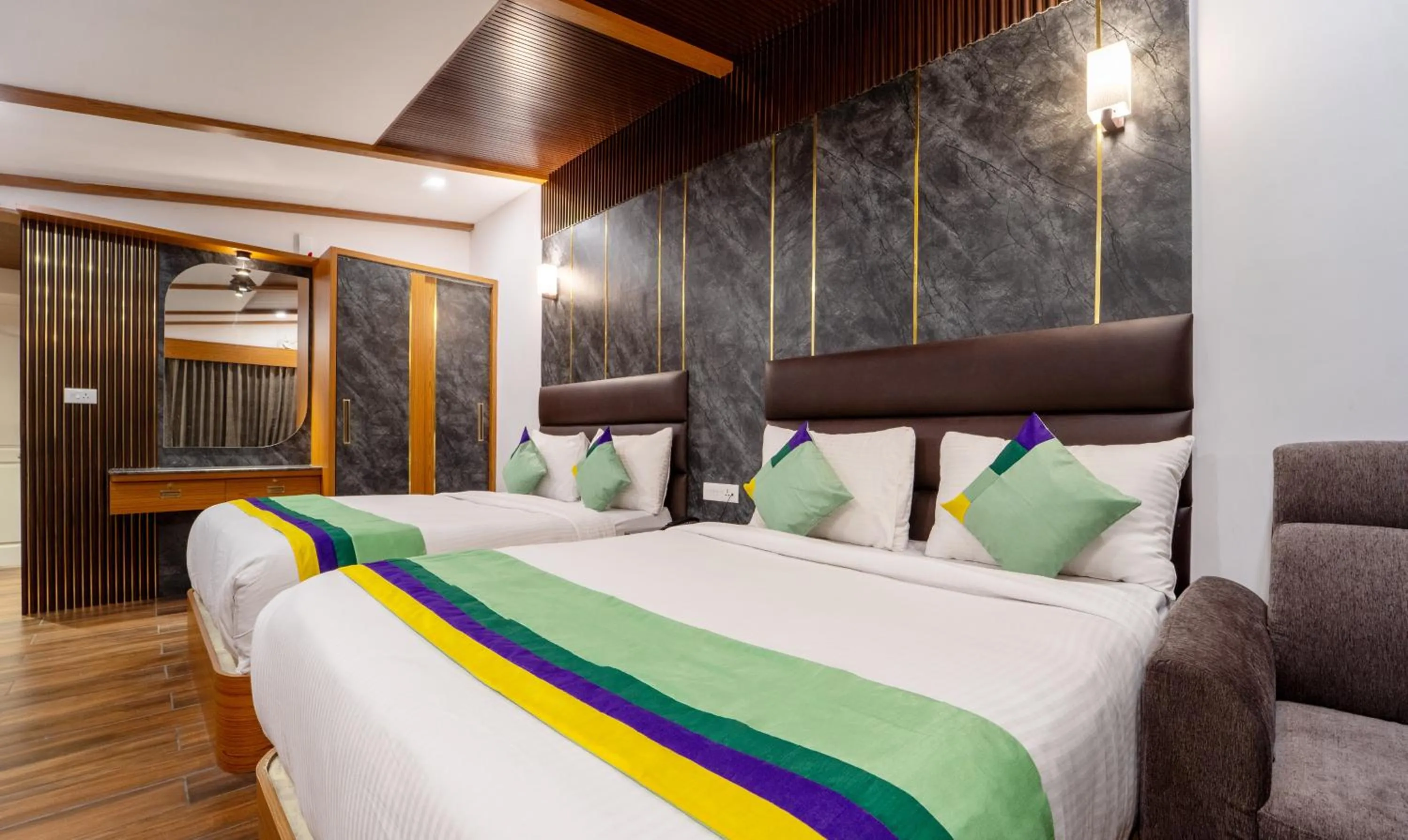 Bedroom, Bed in Treebo Skydale Premium Suites, 1500 Mtrs From Ooty Lake