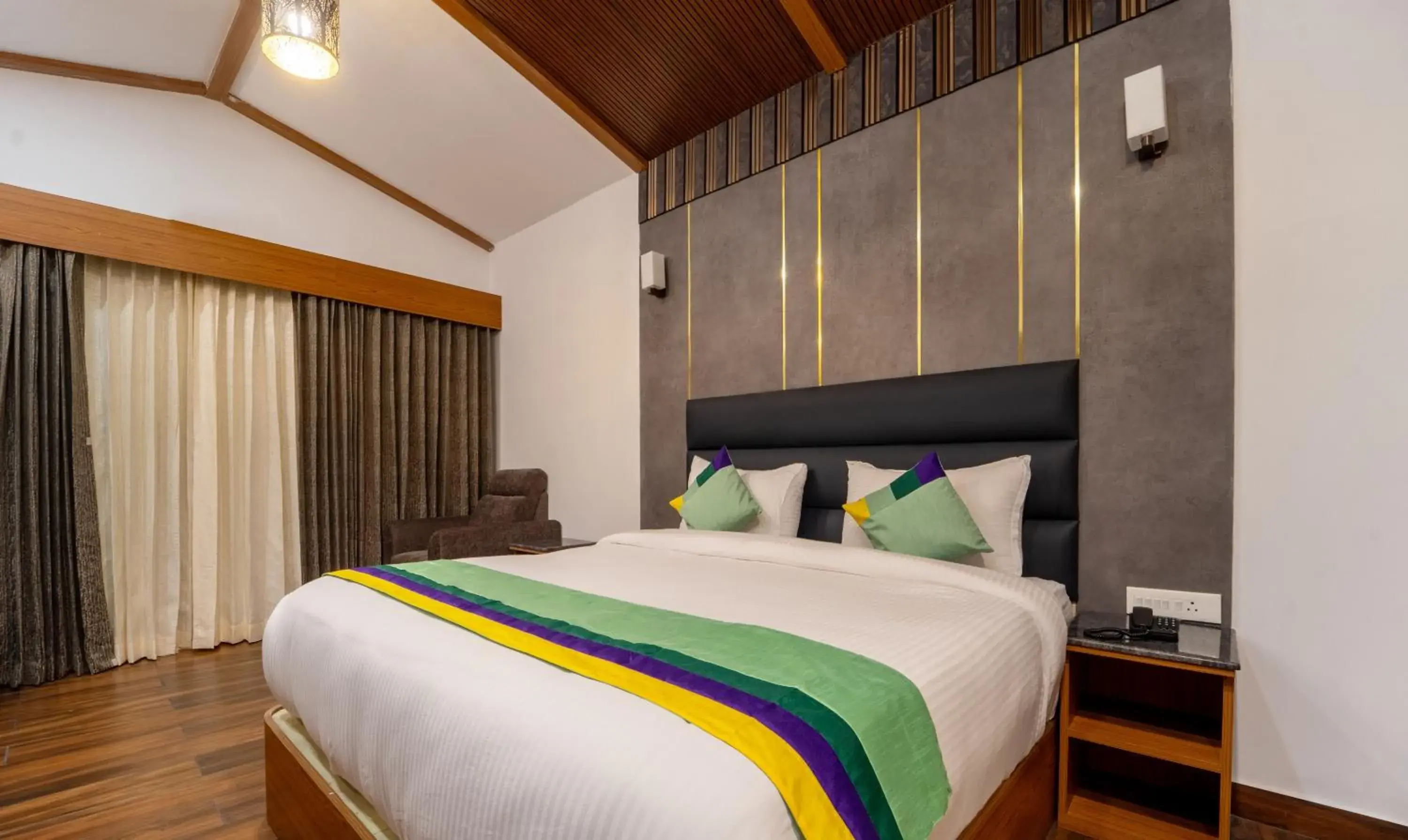 Bedroom, Bed in Treebo Skydale Premium Suites, 1500 Mtrs From Ooty Lake Bedroom, Bed in Treebo Skydale Premium Suites, 1500 Mtrs From Ooty Lake