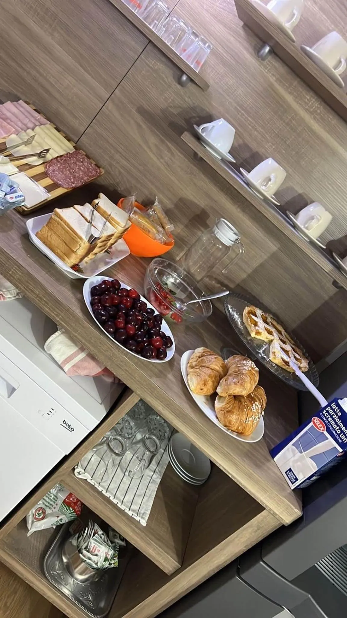 Buffet breakfast in Toledo Relax