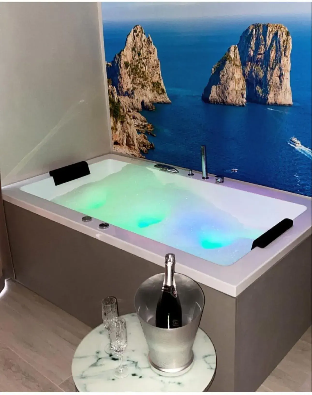 Deluxe Double Room with Bath in Toledo Relax Deluxe Double Room with Bath in Toledo Relax