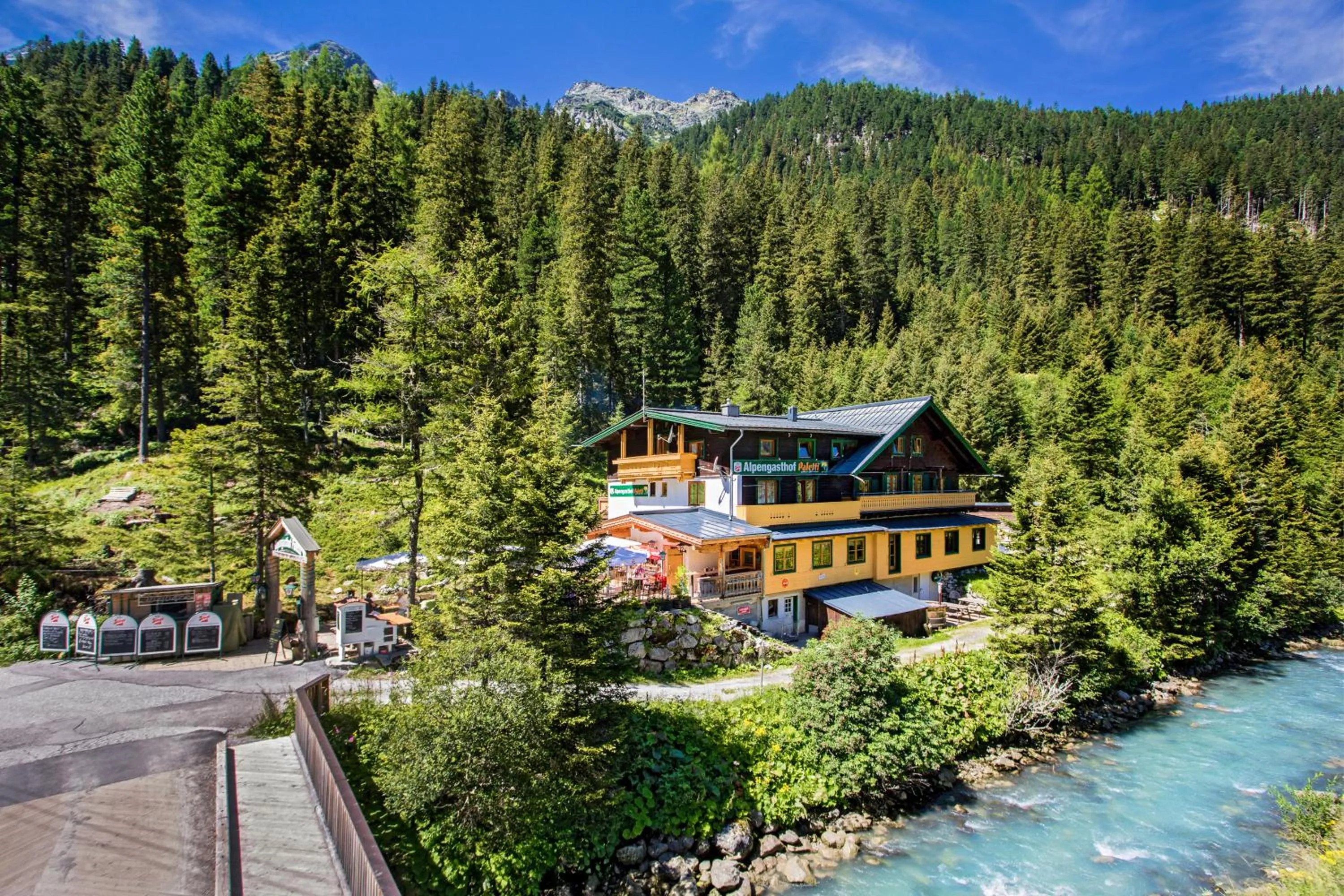 Facade/entrance in Alpengasthof Paletti