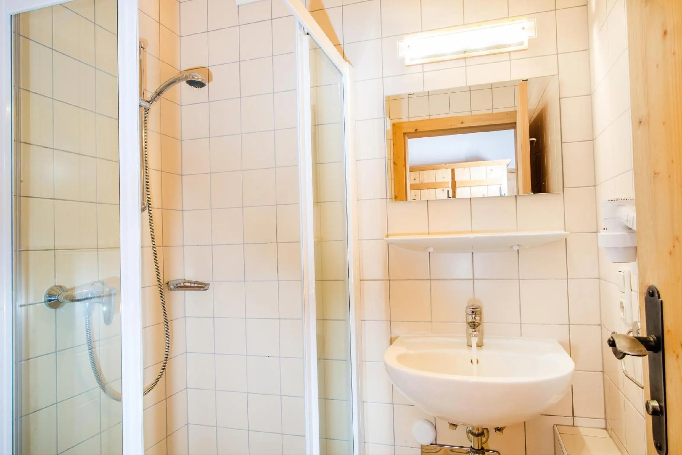 Bathroom in Alpengasthof Paletti