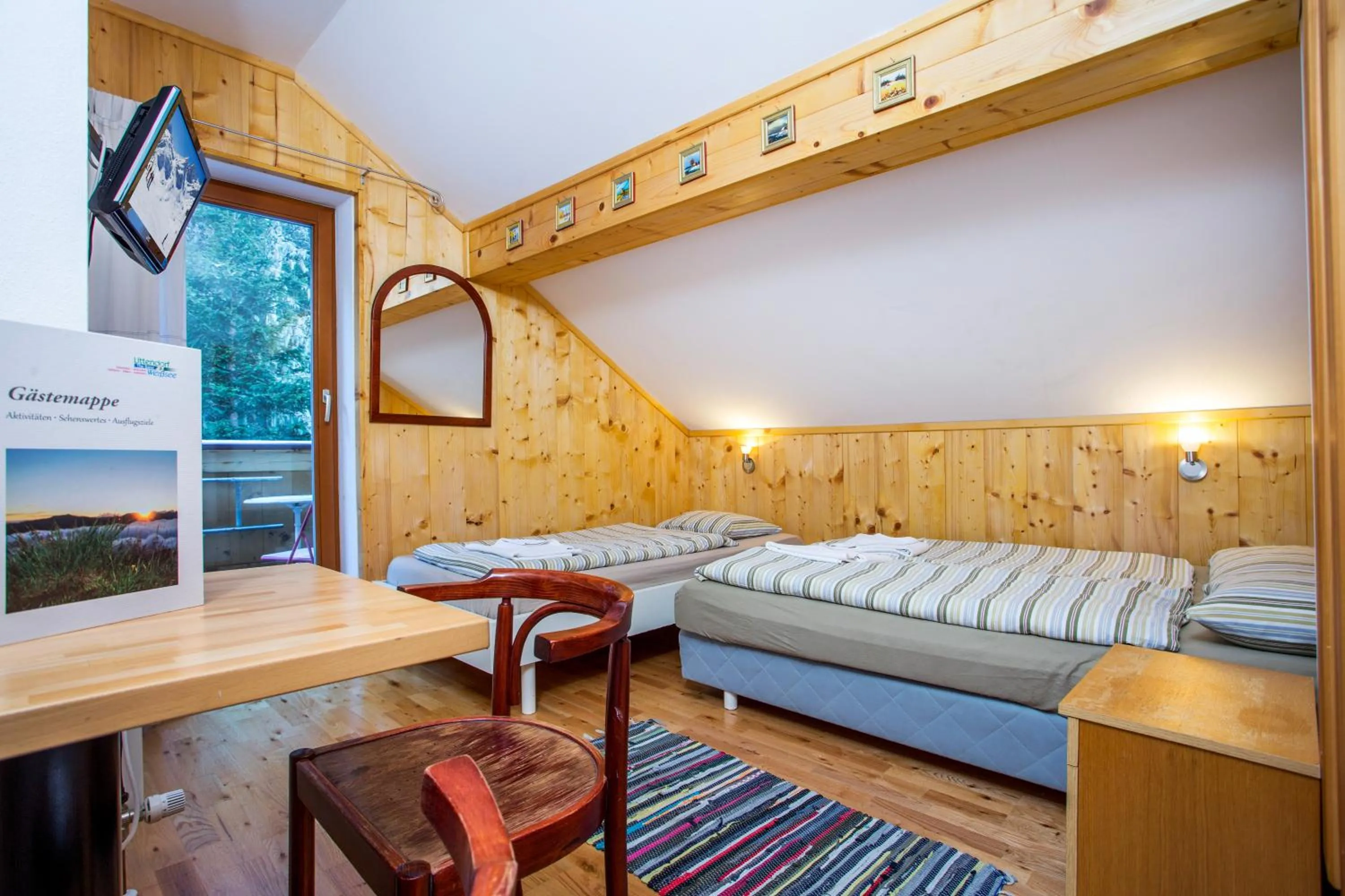 Photo of the whole room, Bed in Alpengasthof Paletti