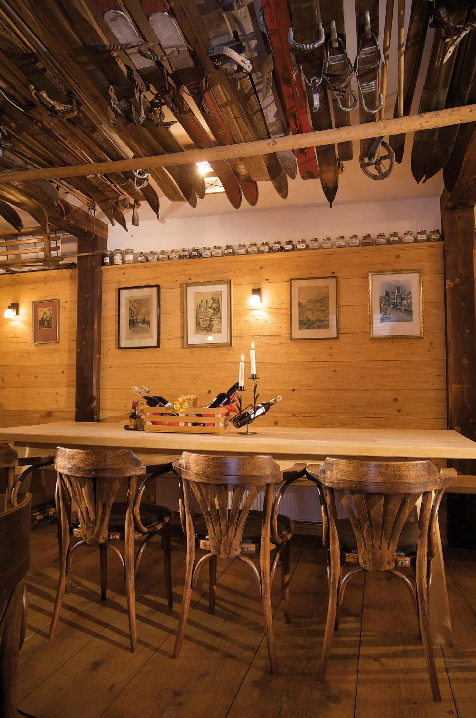 Lounge or bar in Alpengasthof Paletti