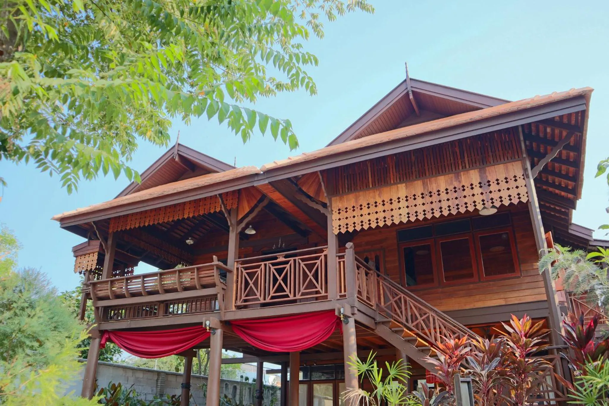 Property building in Lanna Localstay