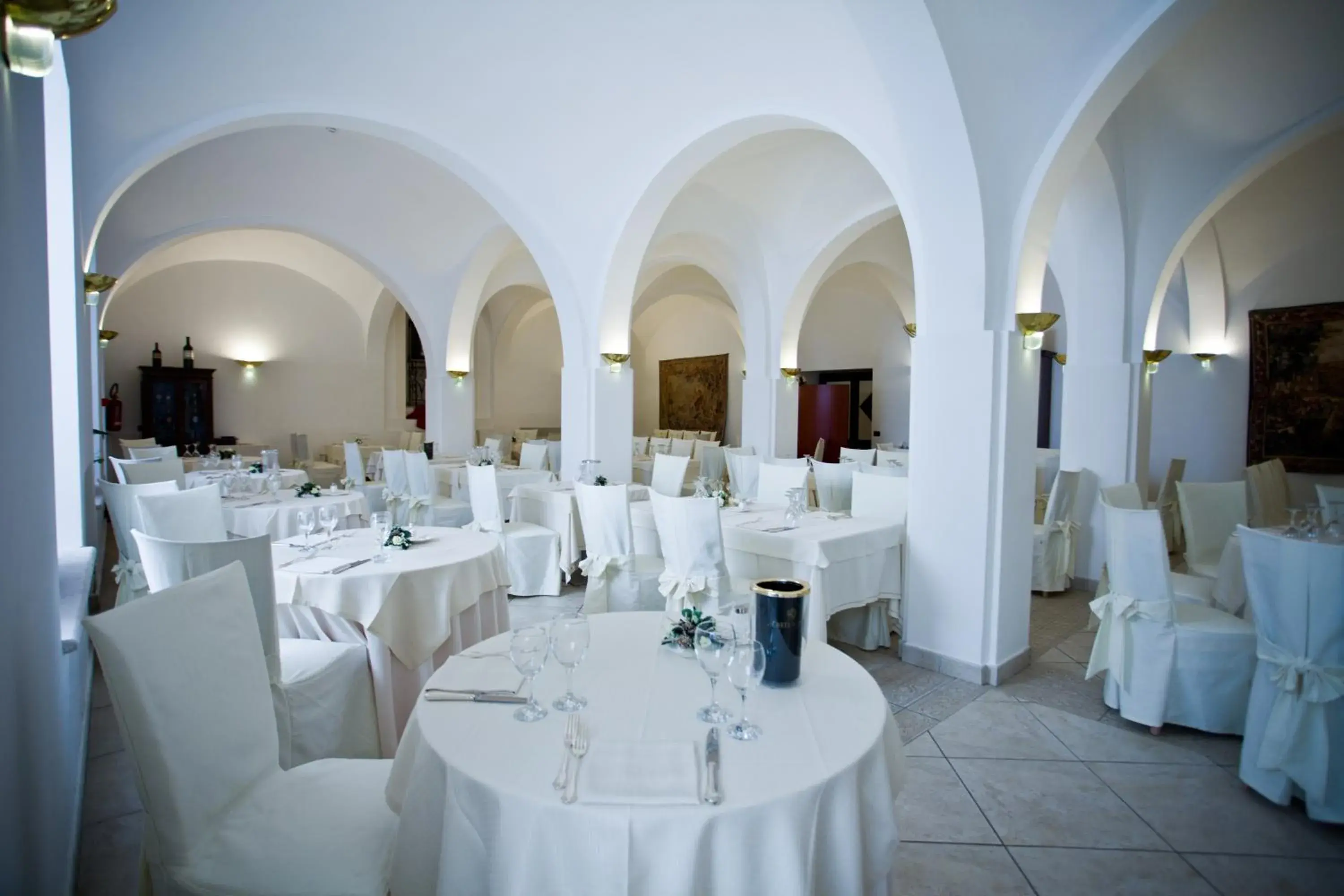 Restaurant/places to eat in Hotel Relais dei Normanni Restaurant/places to eat in Hotel Relais dei Normanni