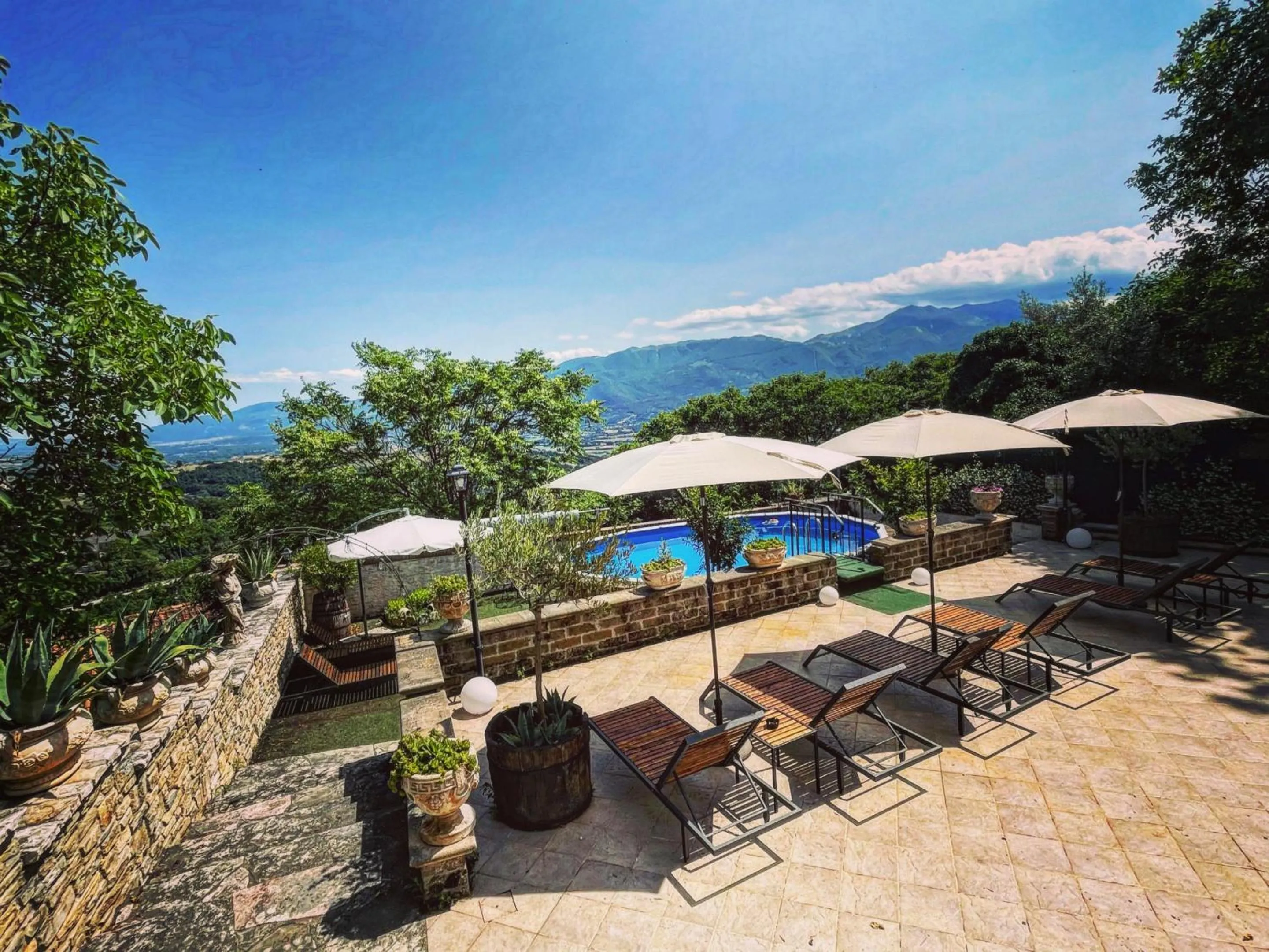 Pool view in L'Antica Dimora