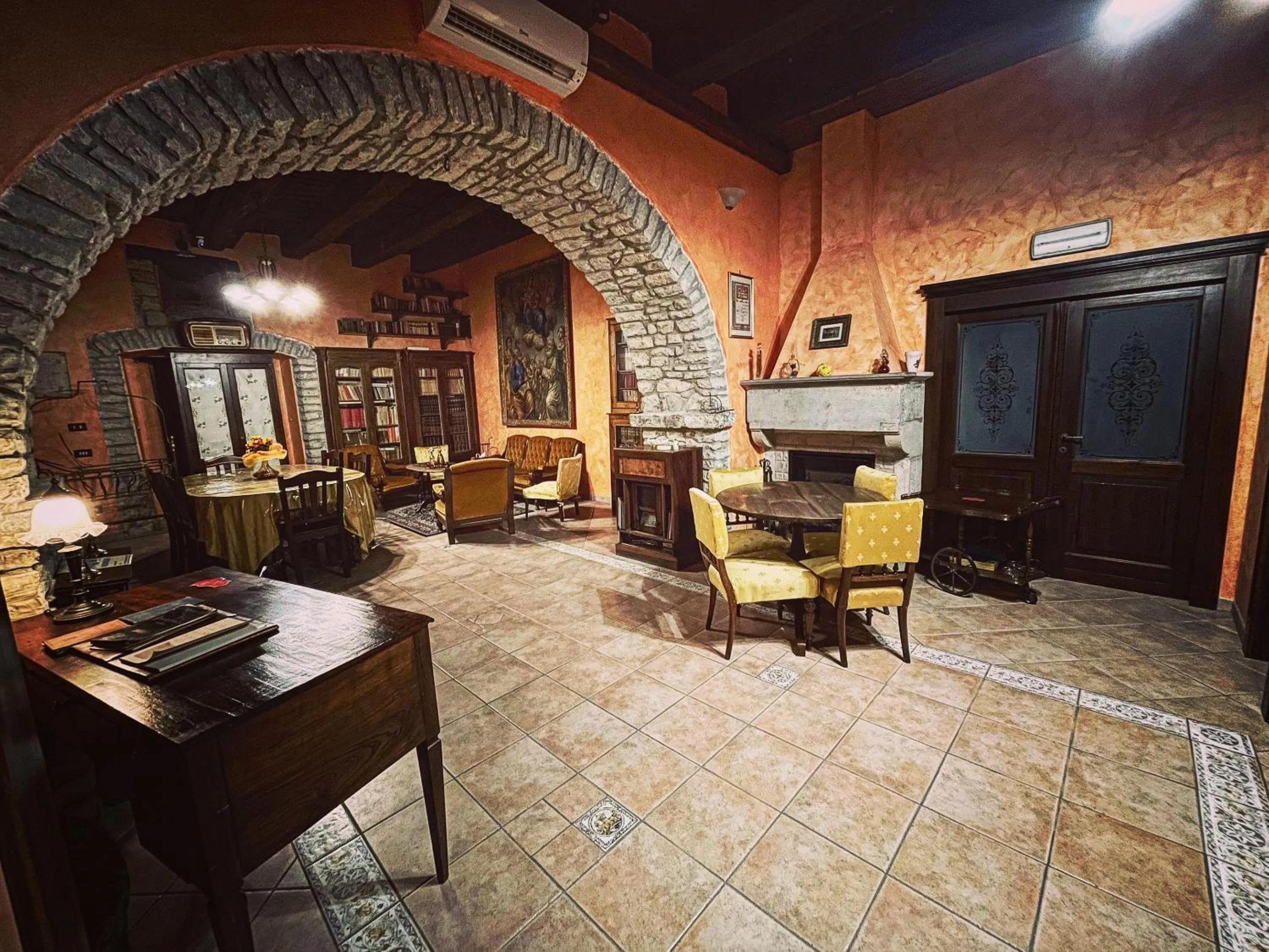 Other in L'Antica Dimora