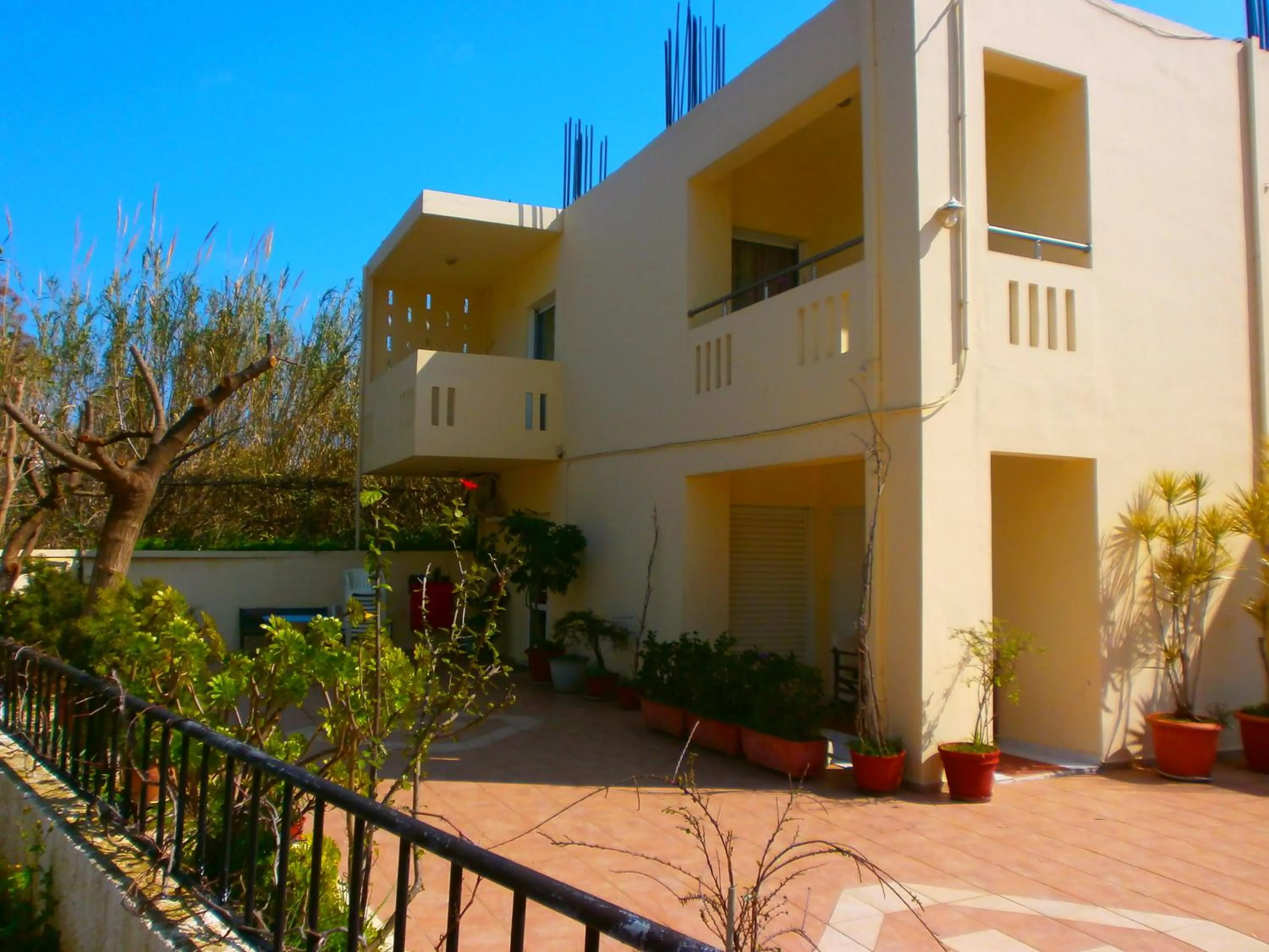 Facade/entrance in Zinovia