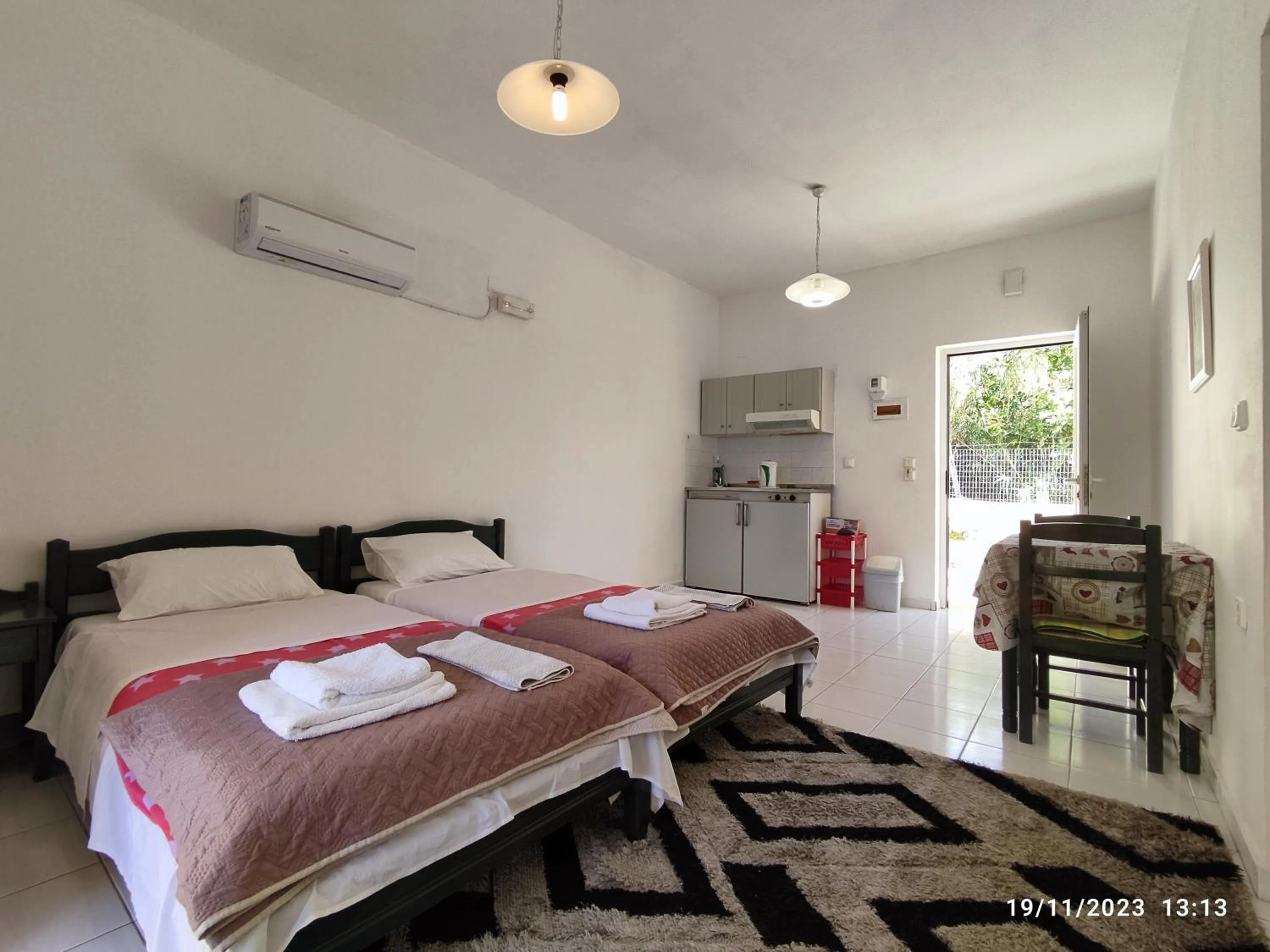 Bedroom, Bed in Zinovia