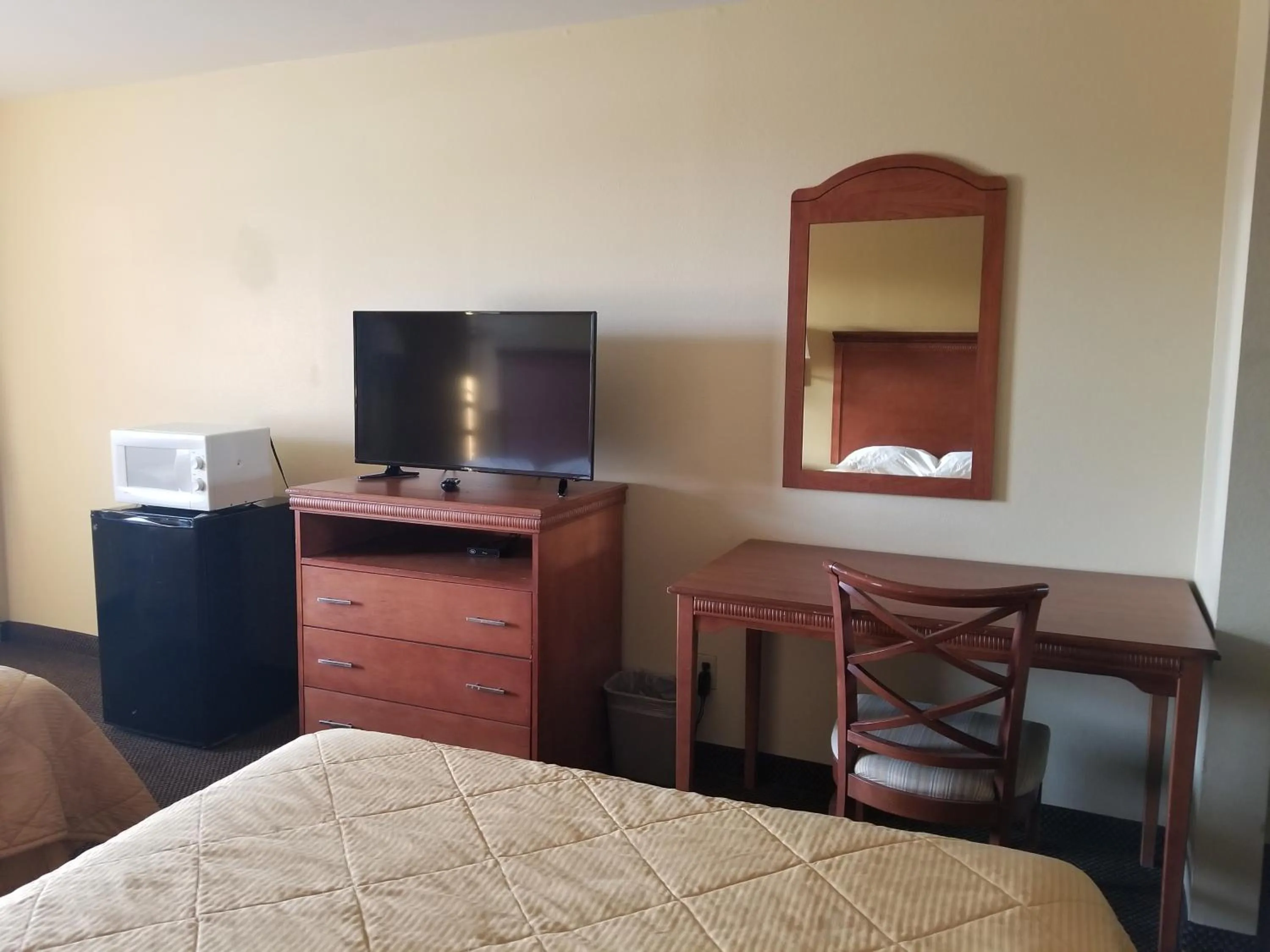 TV and multimedia, Bed in Stay Inn Checotah